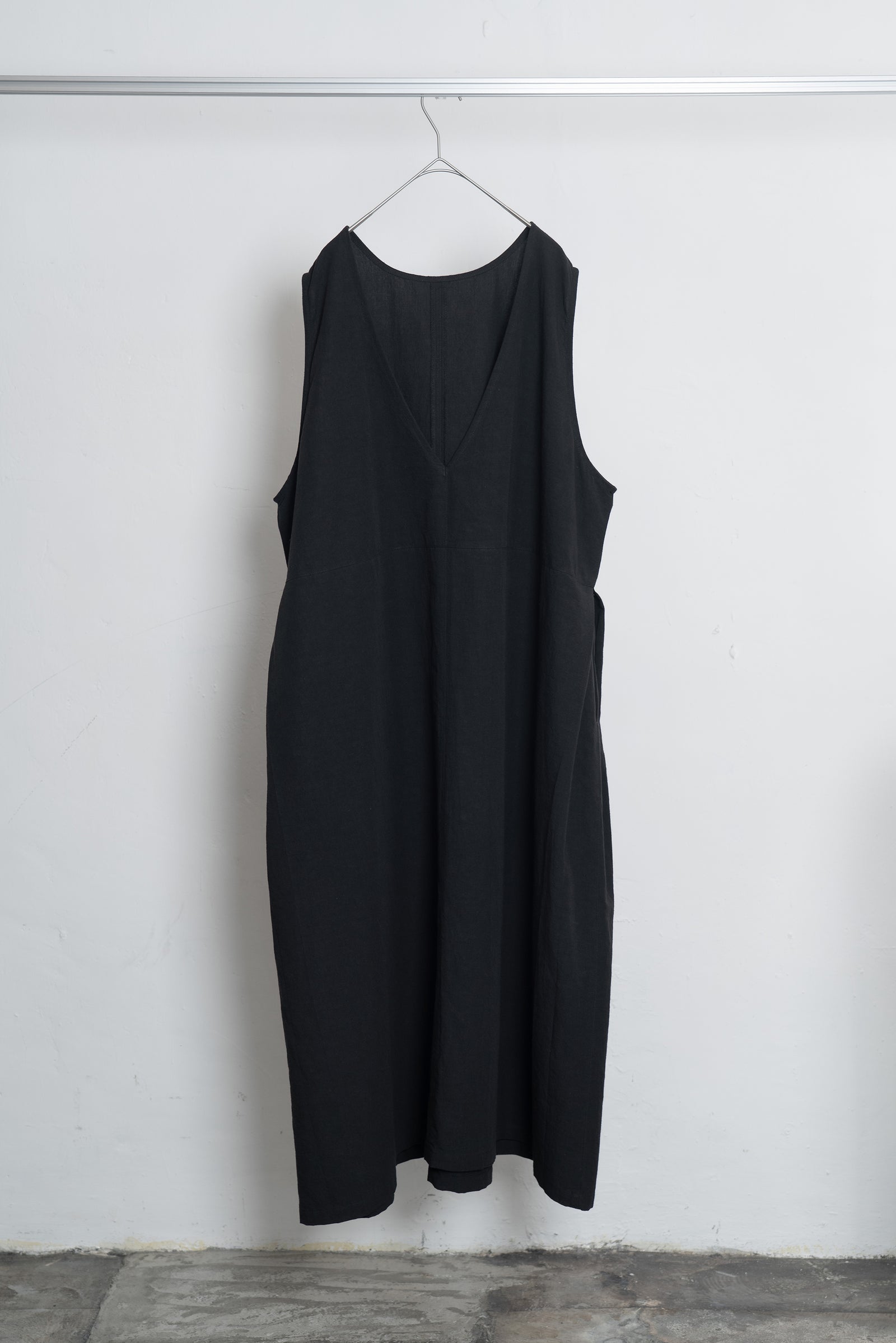 The Botanist Dress - Black