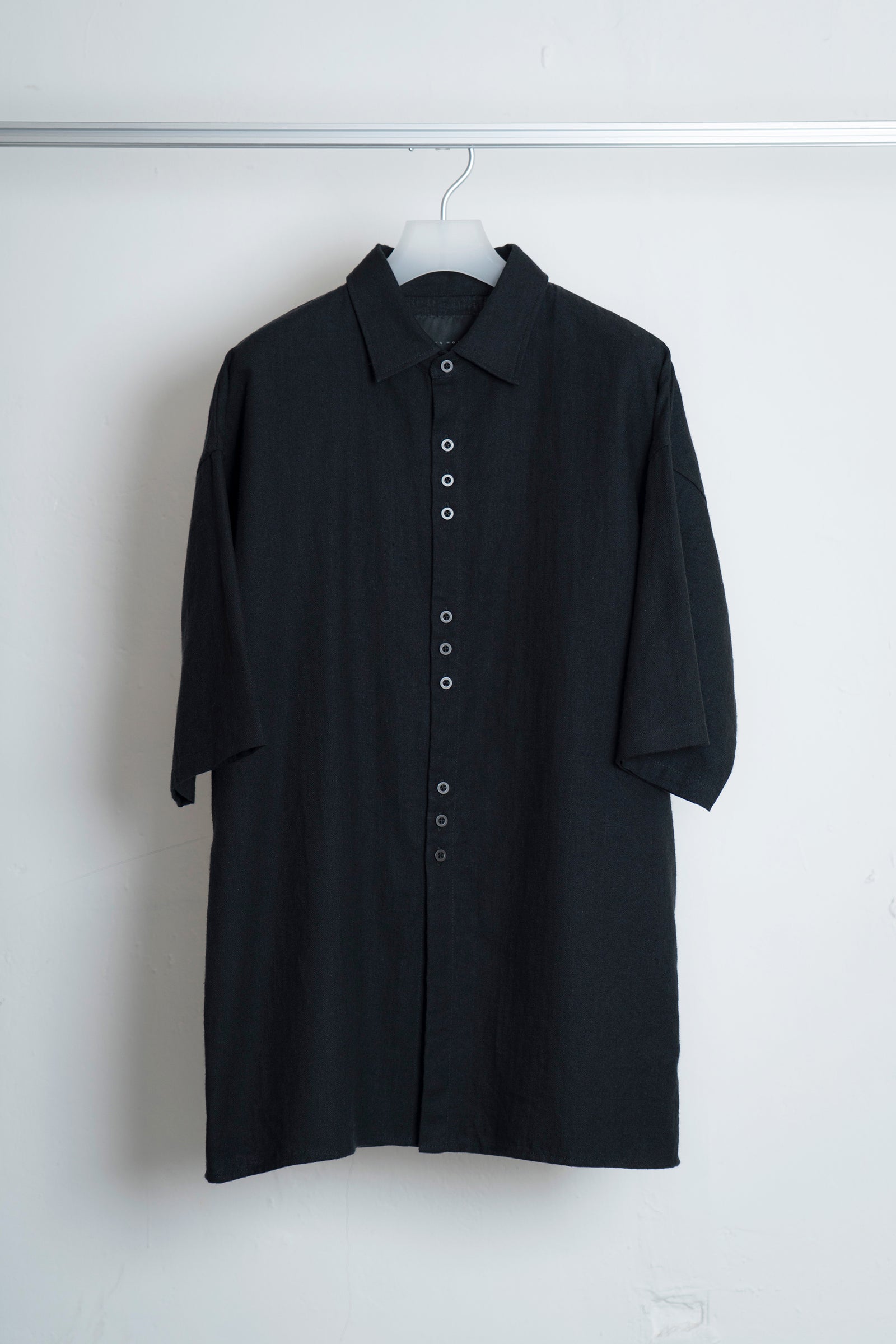 The Linen Capri Shirt - Black