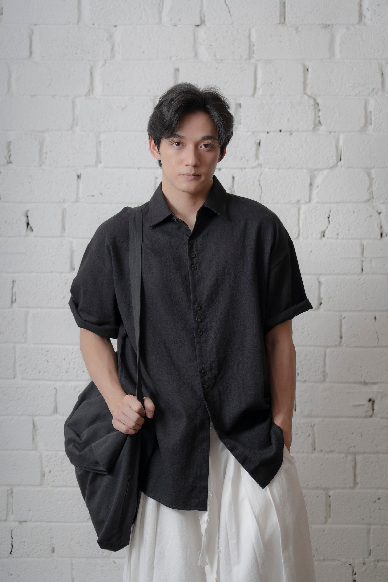 The Linen Capri Shirt - Black