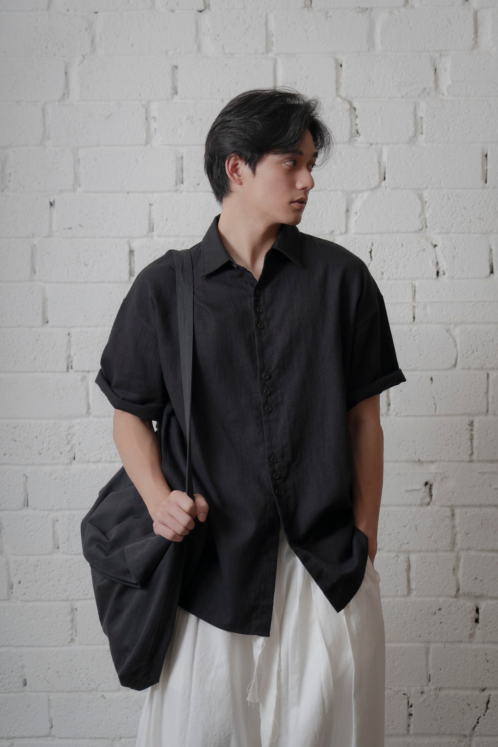 The Linen Capri Shirt - Black