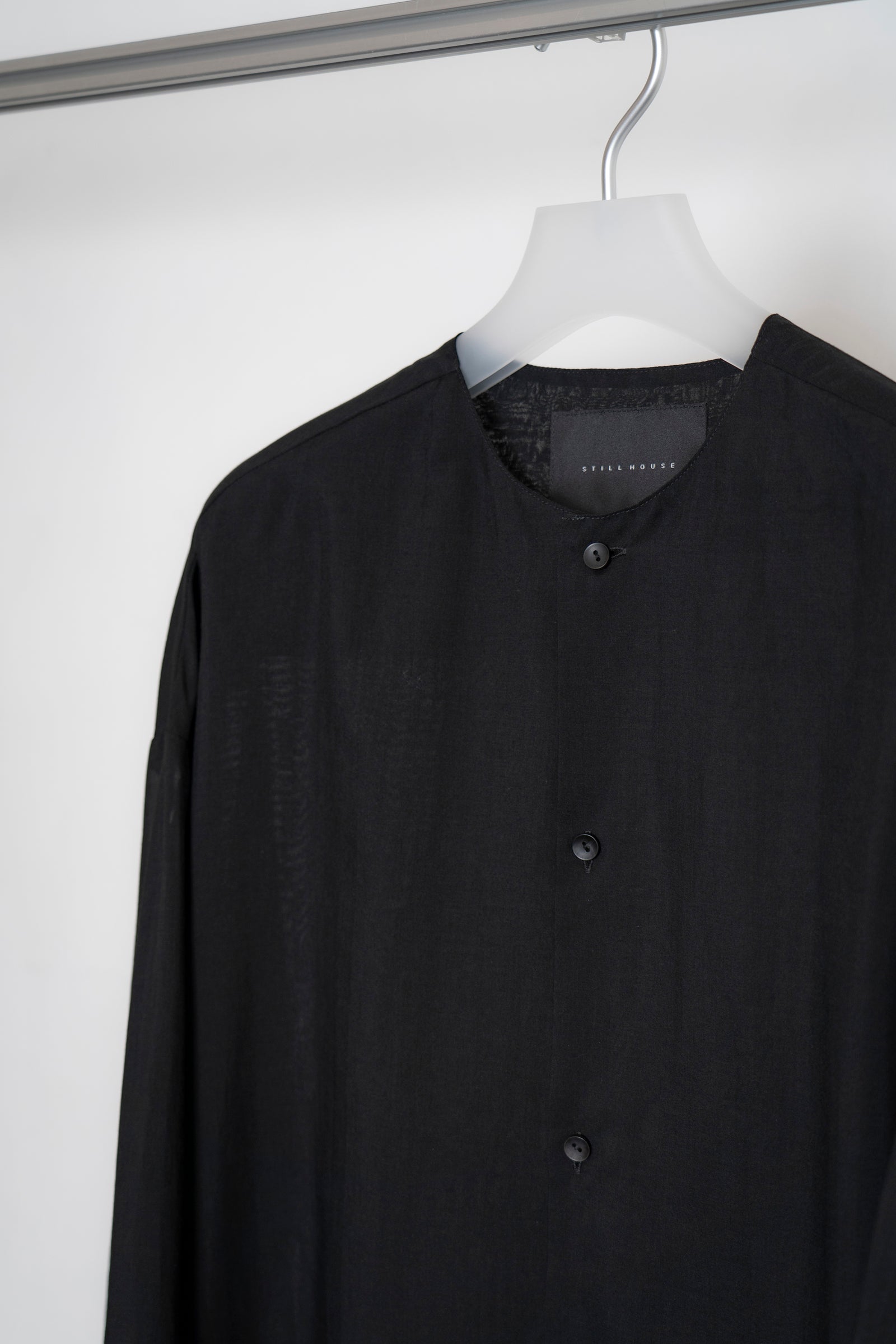 The Collarless Shirt - Black
