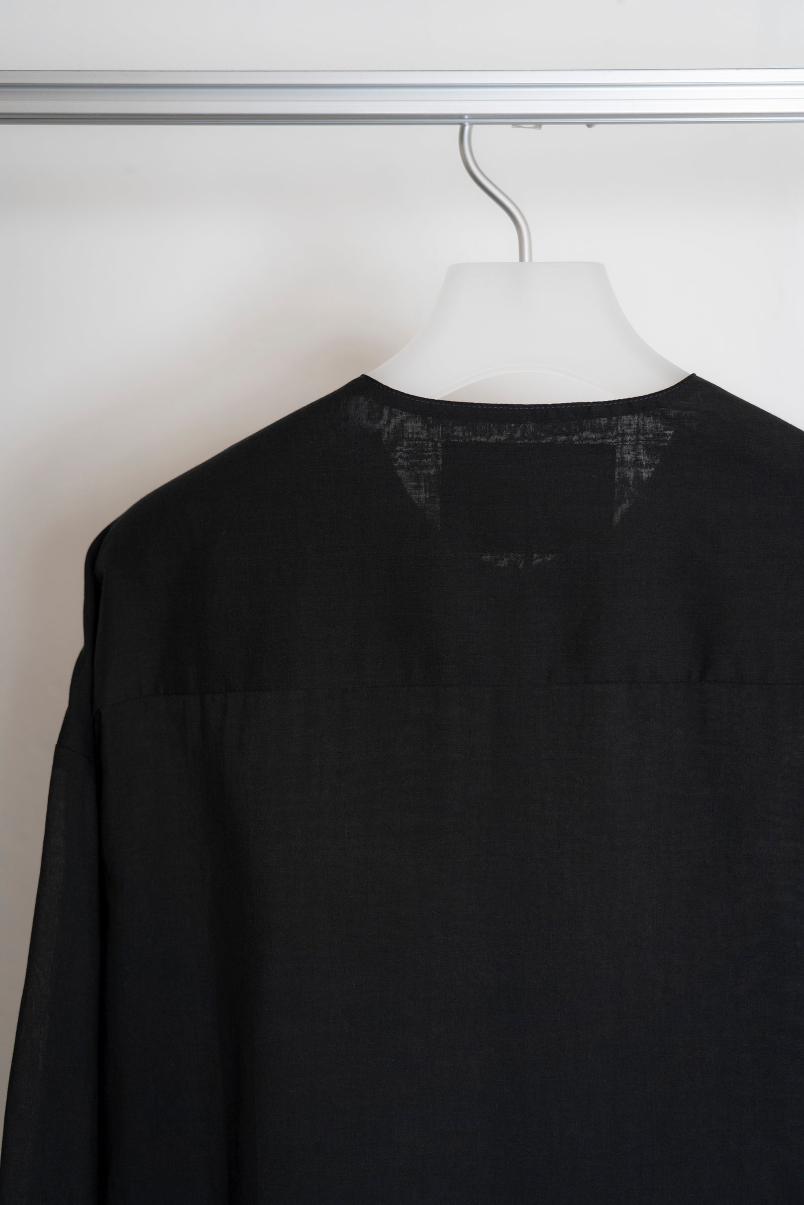 The Collarless Shirt - Black