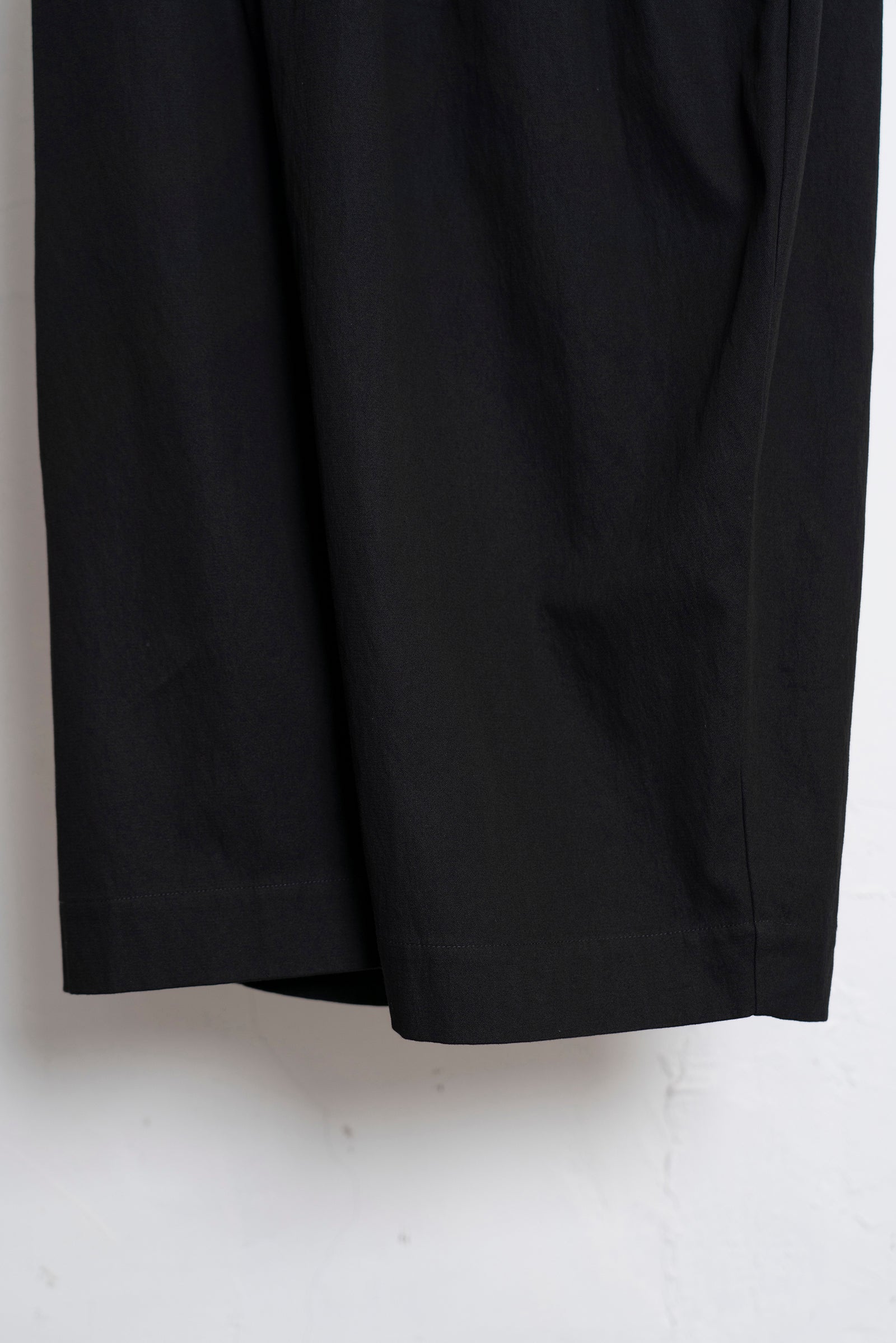 The Pleaty Trousers - Black