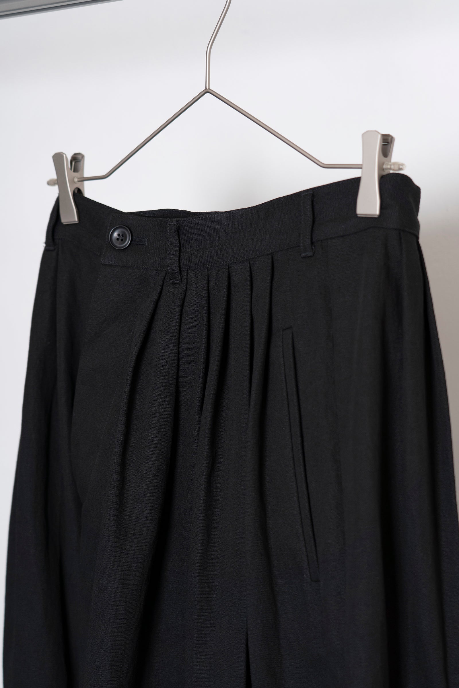 The Pleaty Trousers - Black