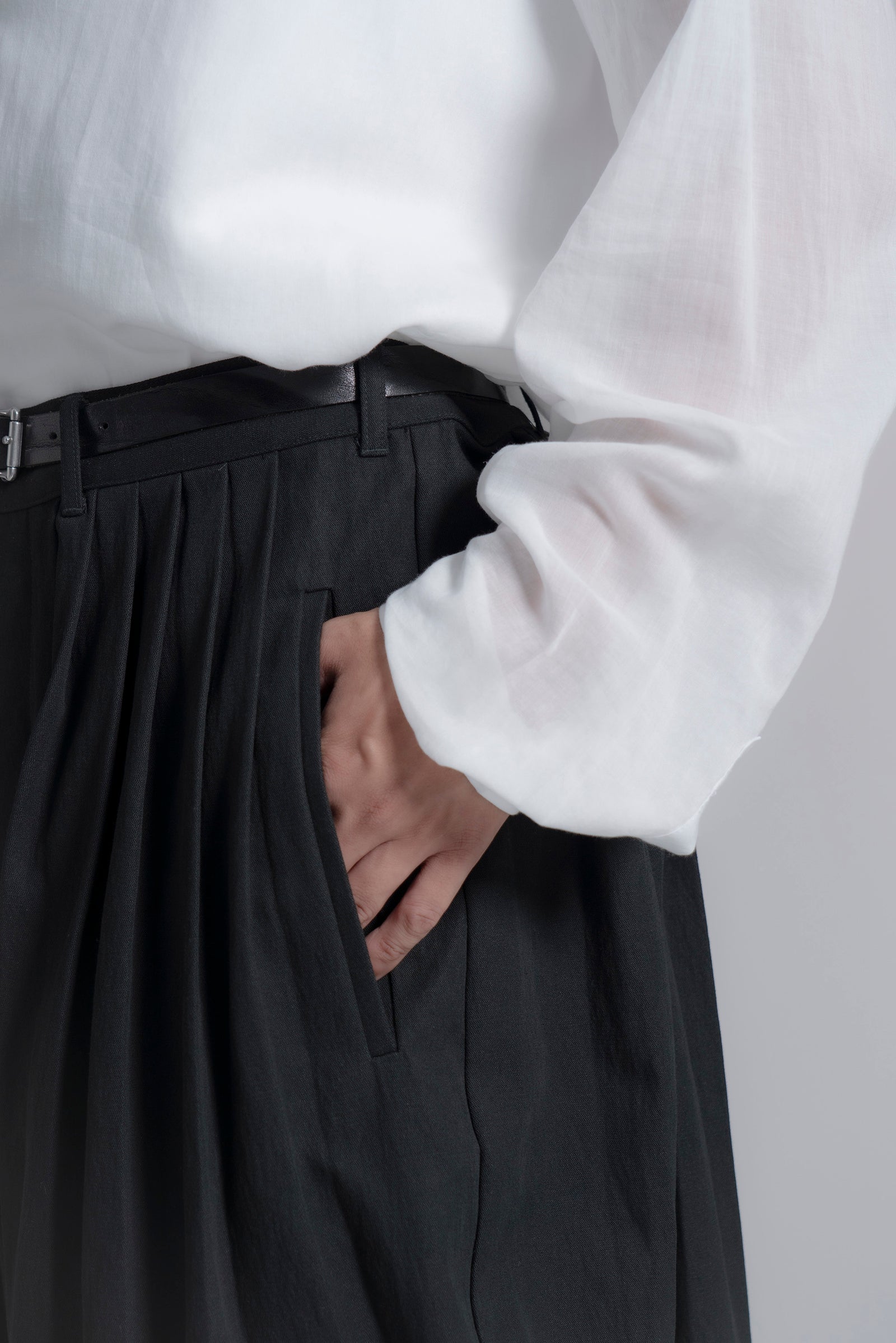 The Pleaty Trousers - Black