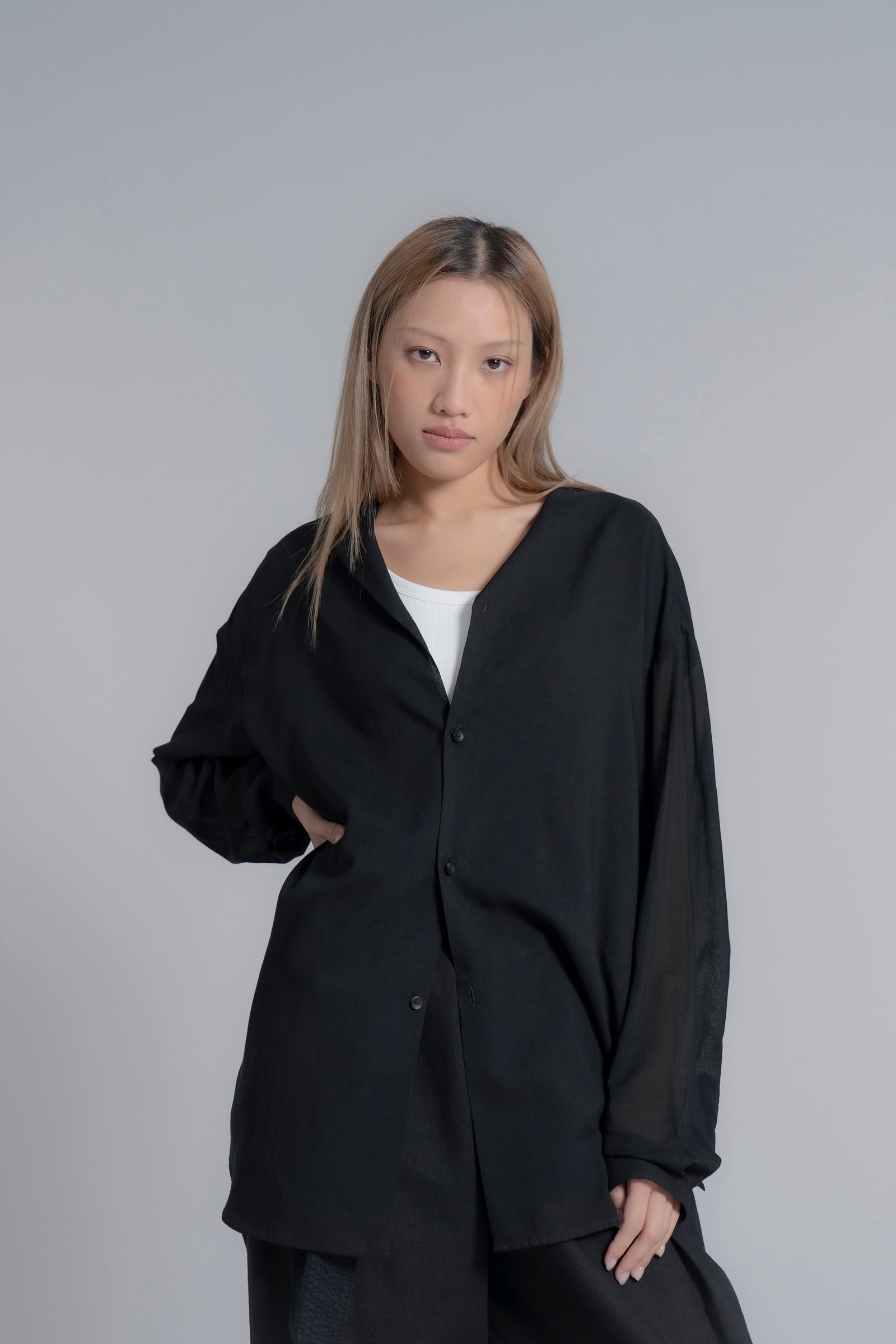 The Collarless Shirt - Black