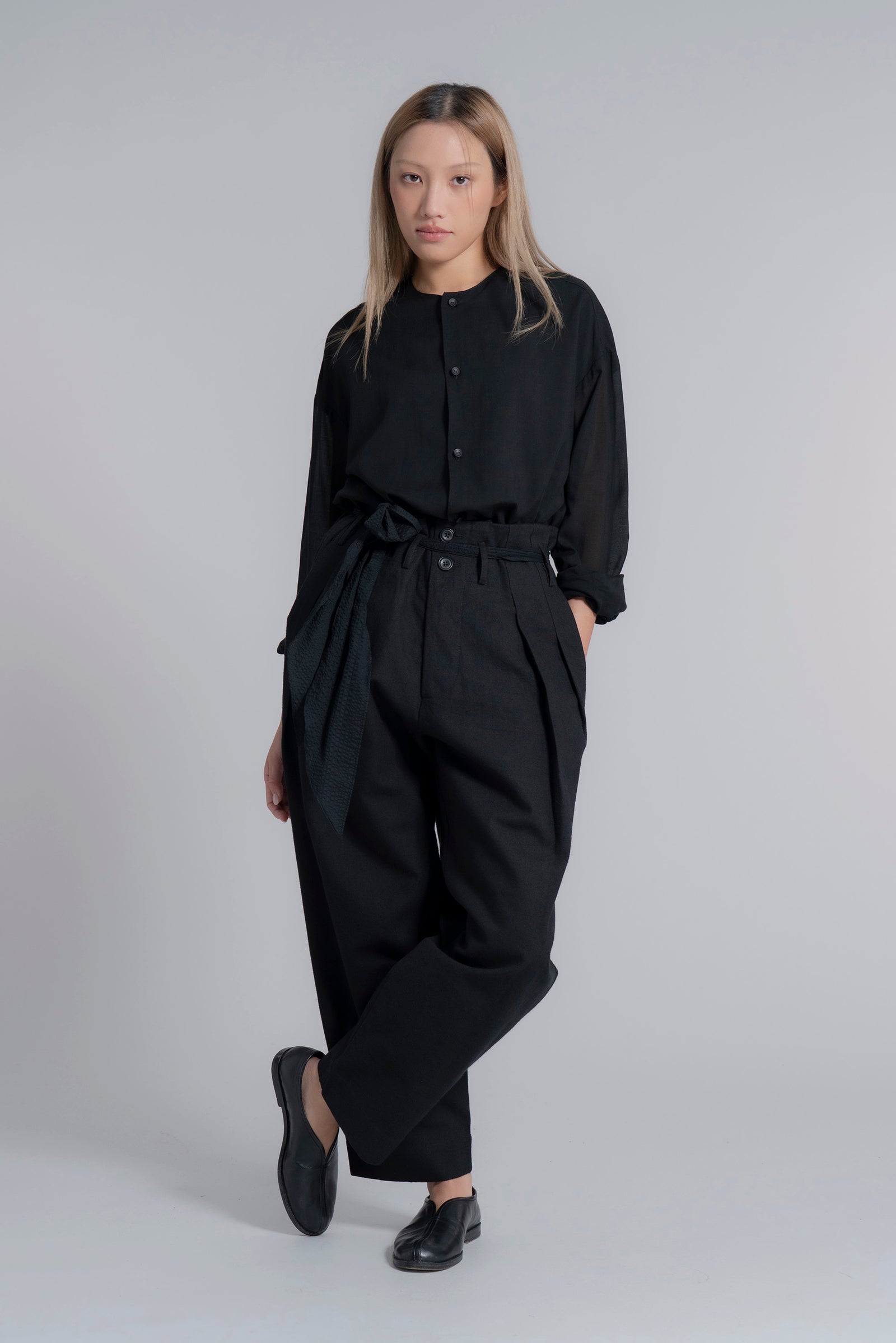 The Collarless Shirt - Black