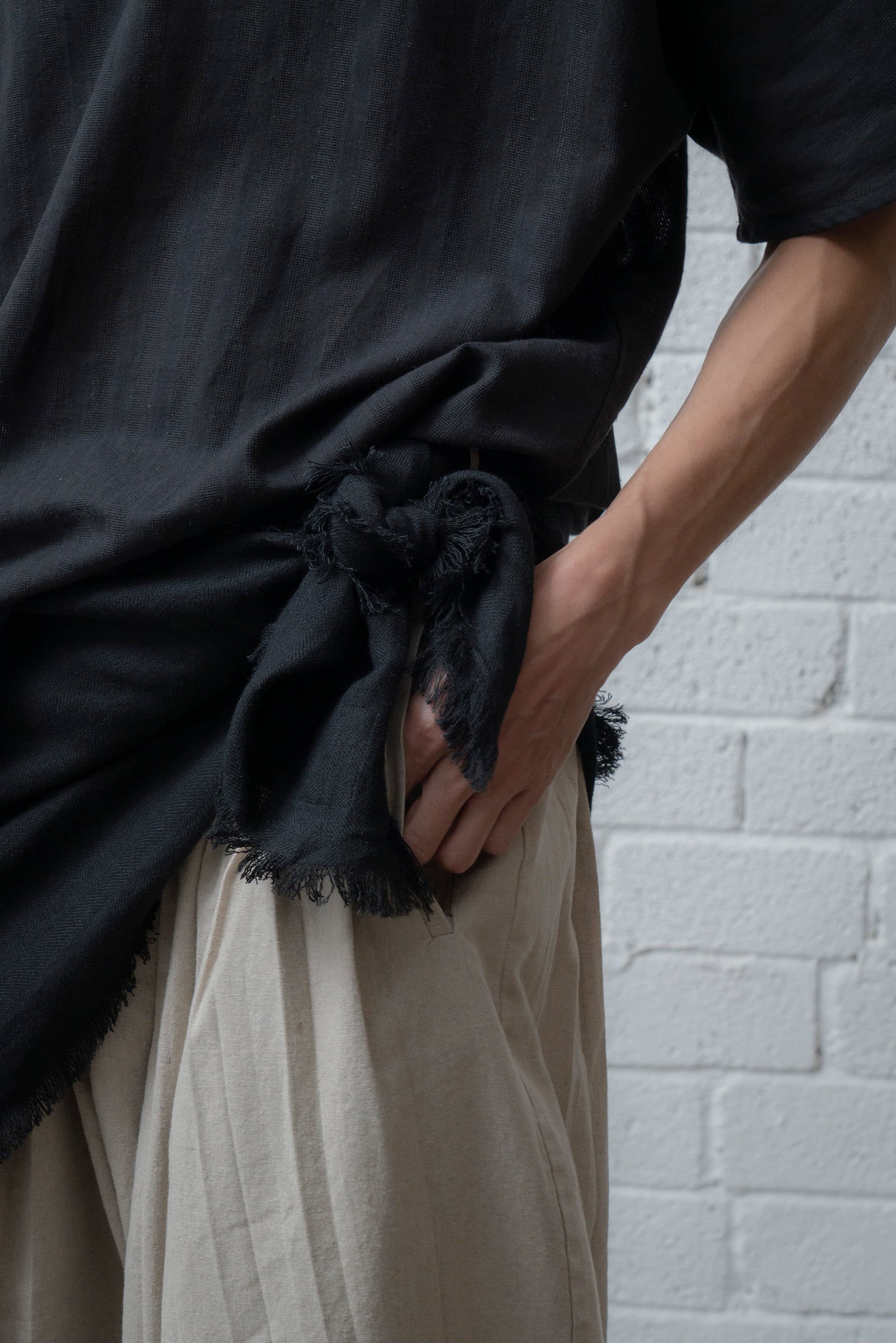 The Linen Scarf - Black