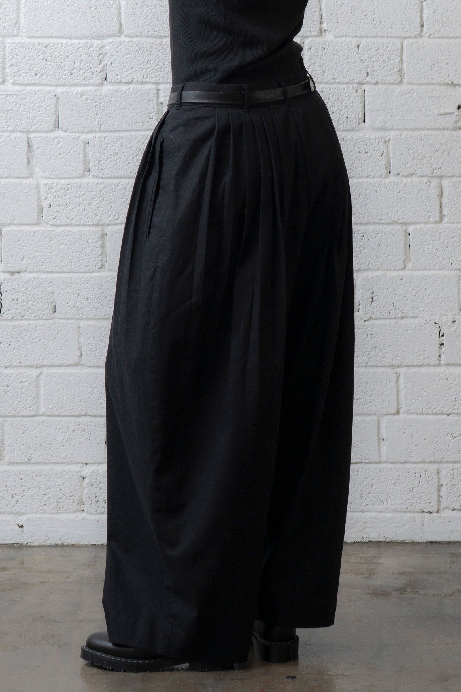 The Pleaty Trousers - Black