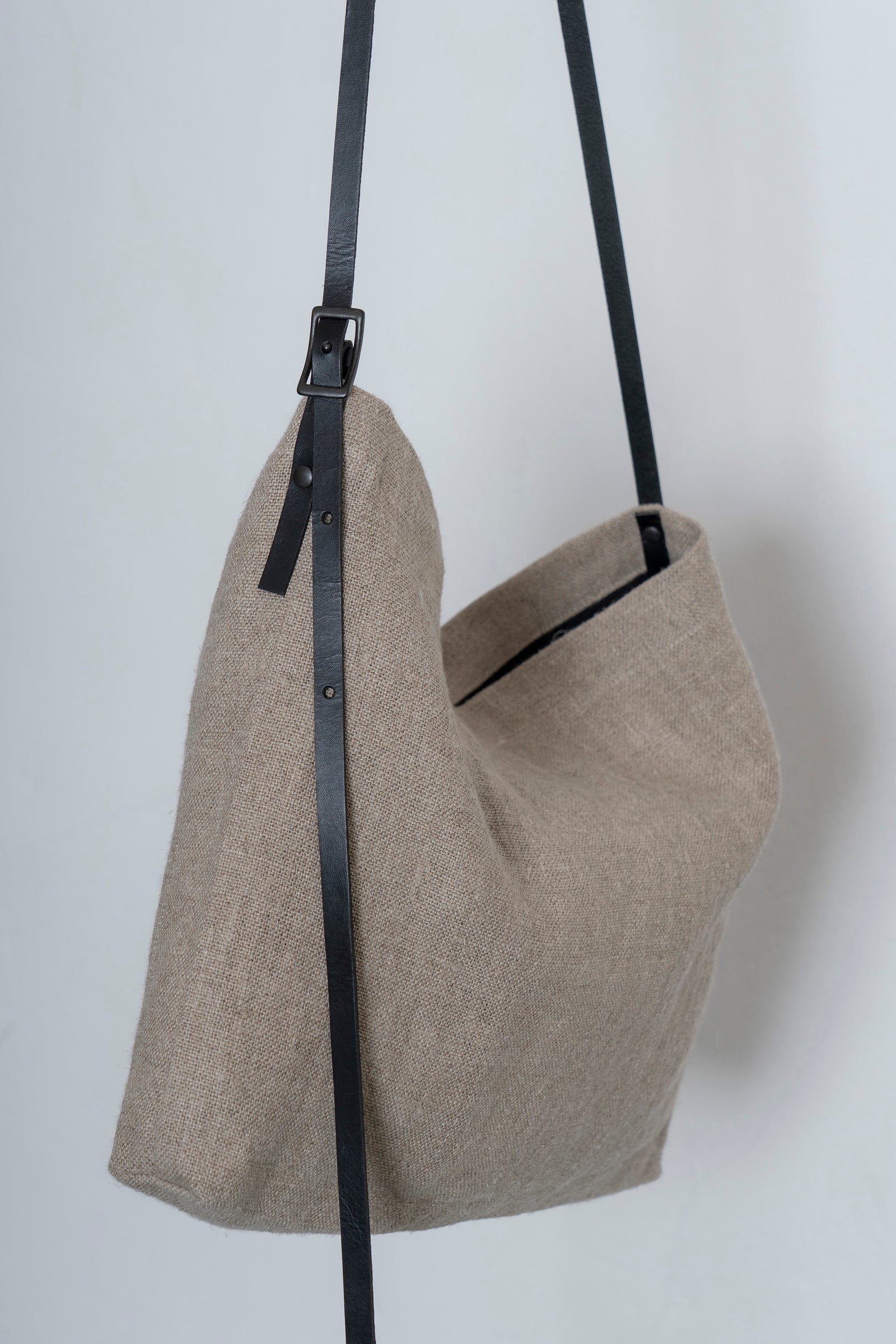 The Tinker 's Pouch - Ecru