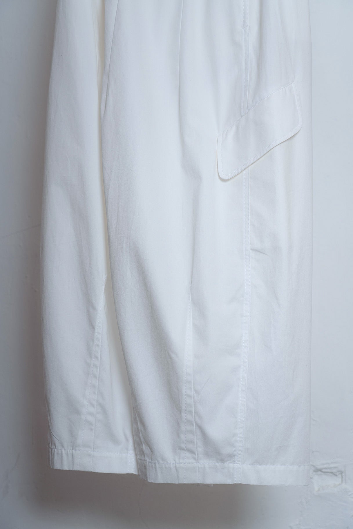 The Cargo - White