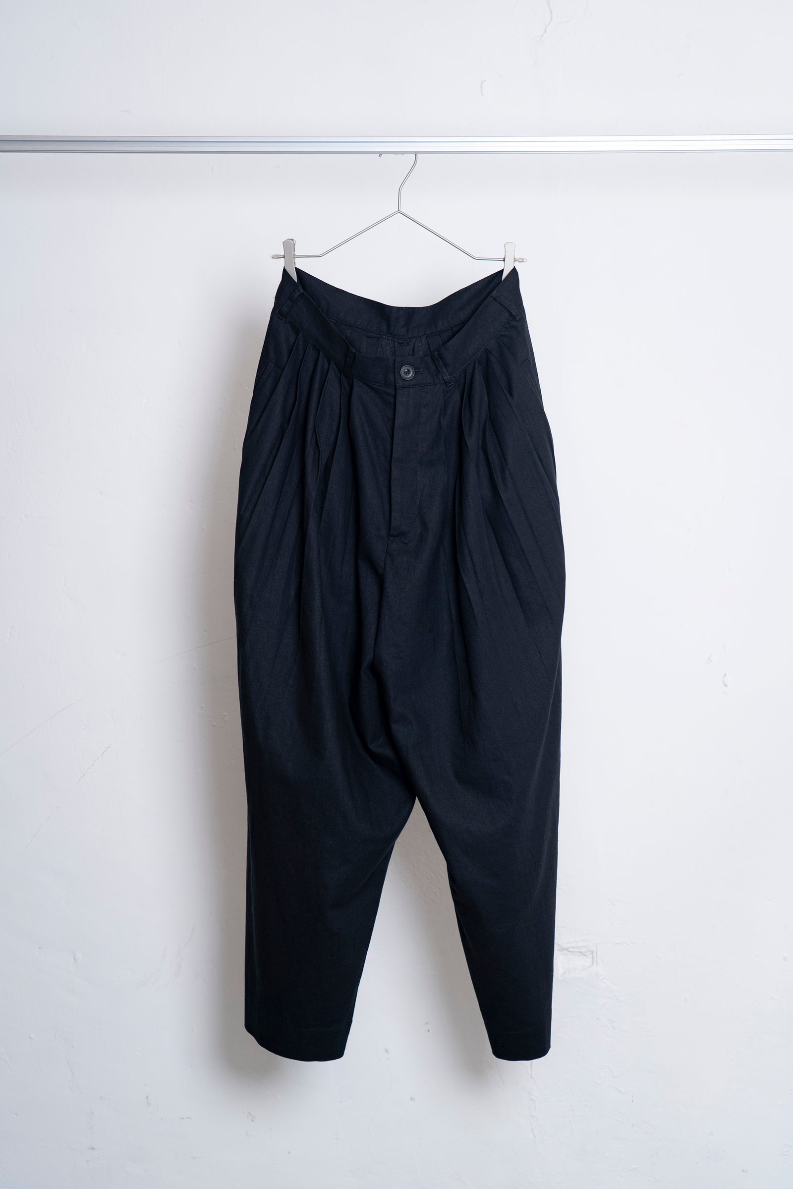 The Pleaty Trousers - Black