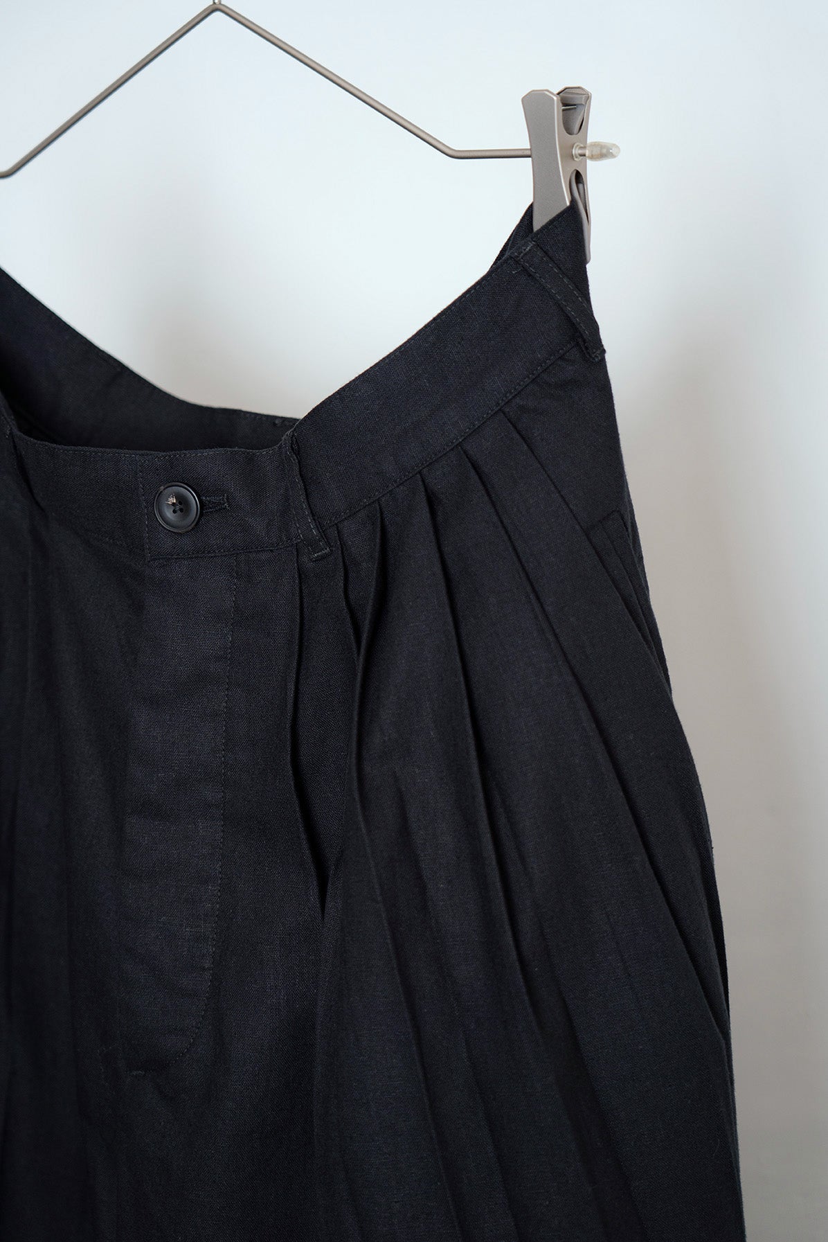 The Pleaty Trousers - Black