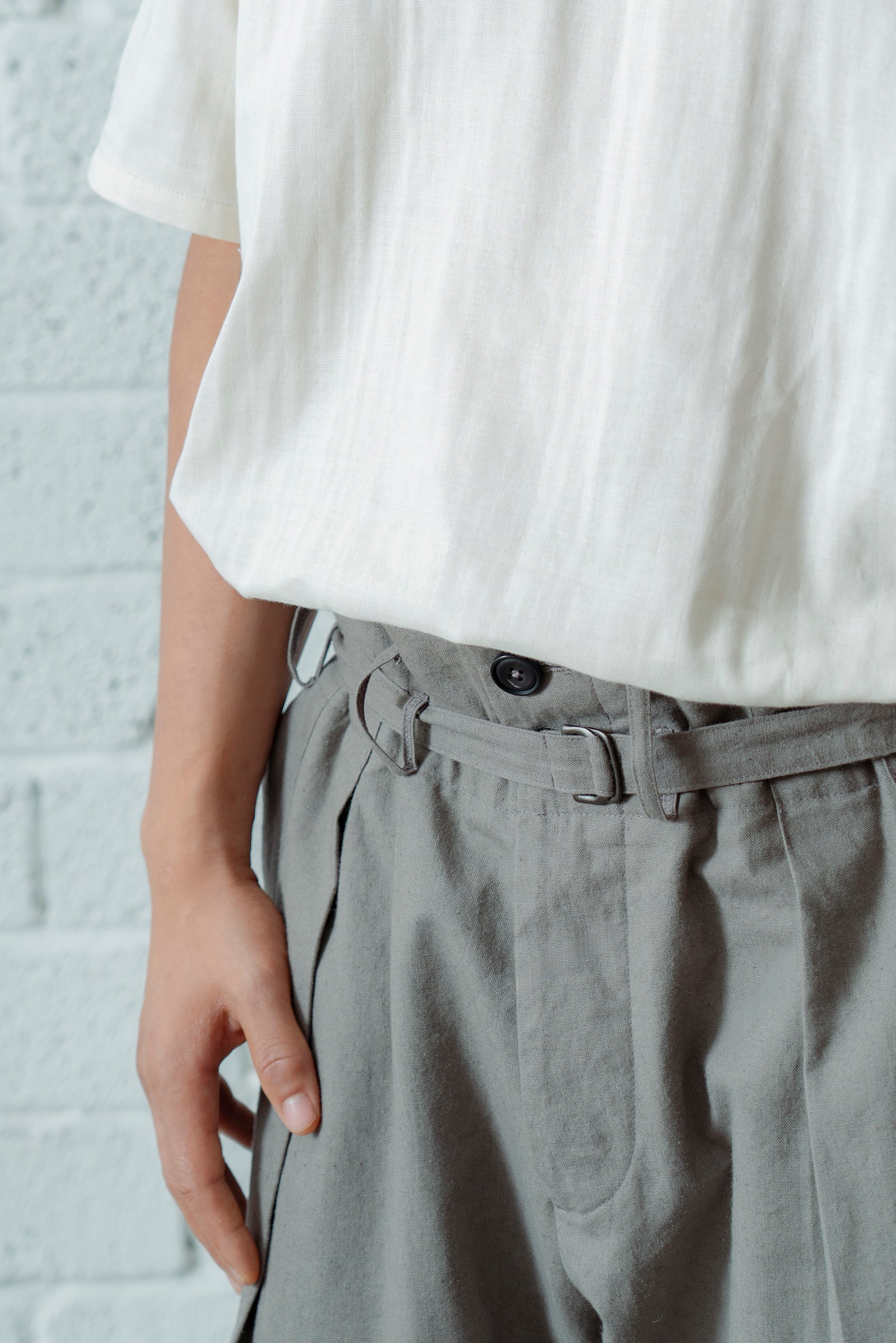 The Belted Hollywood Trousers - Greige