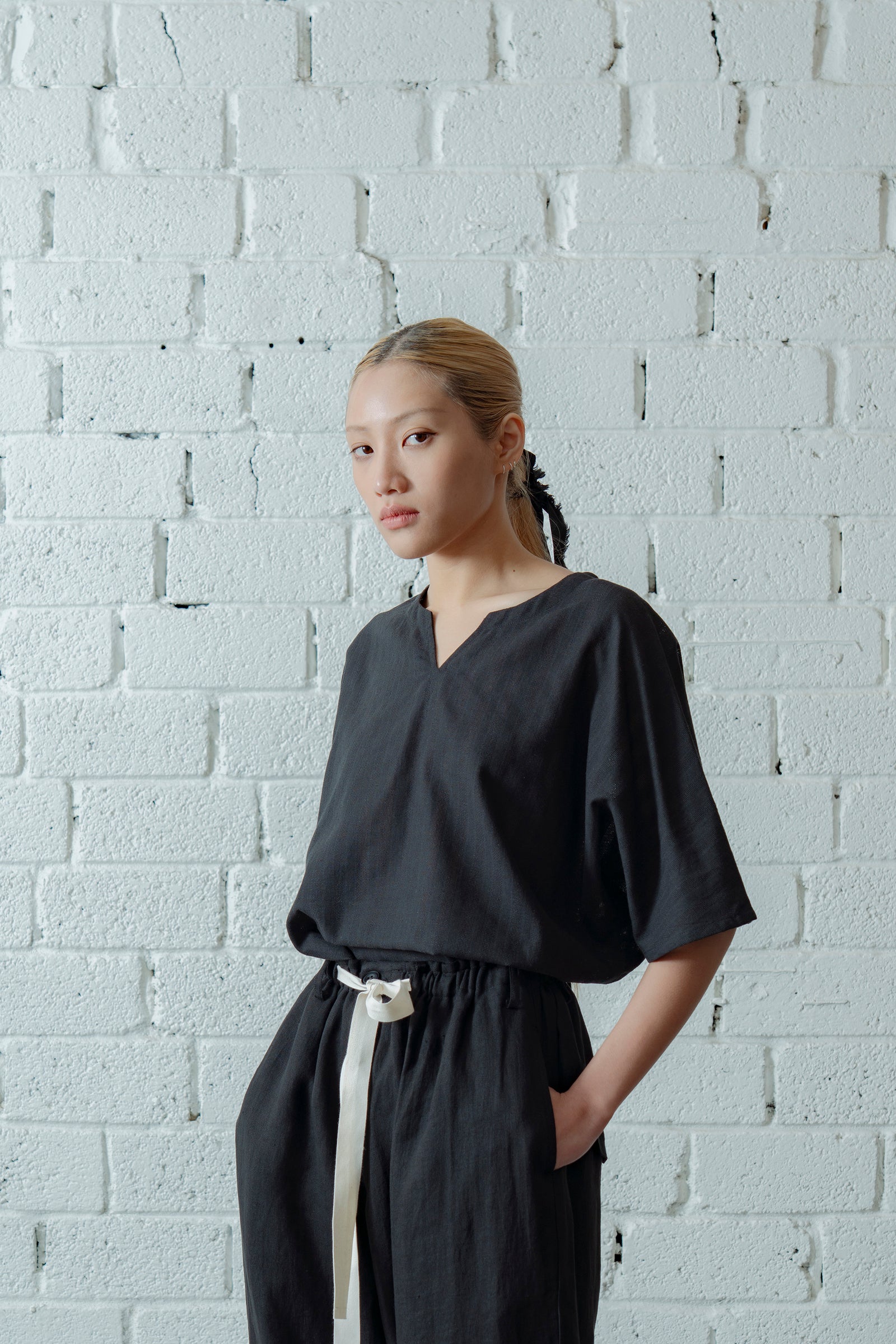 The Split Neck Top - Black