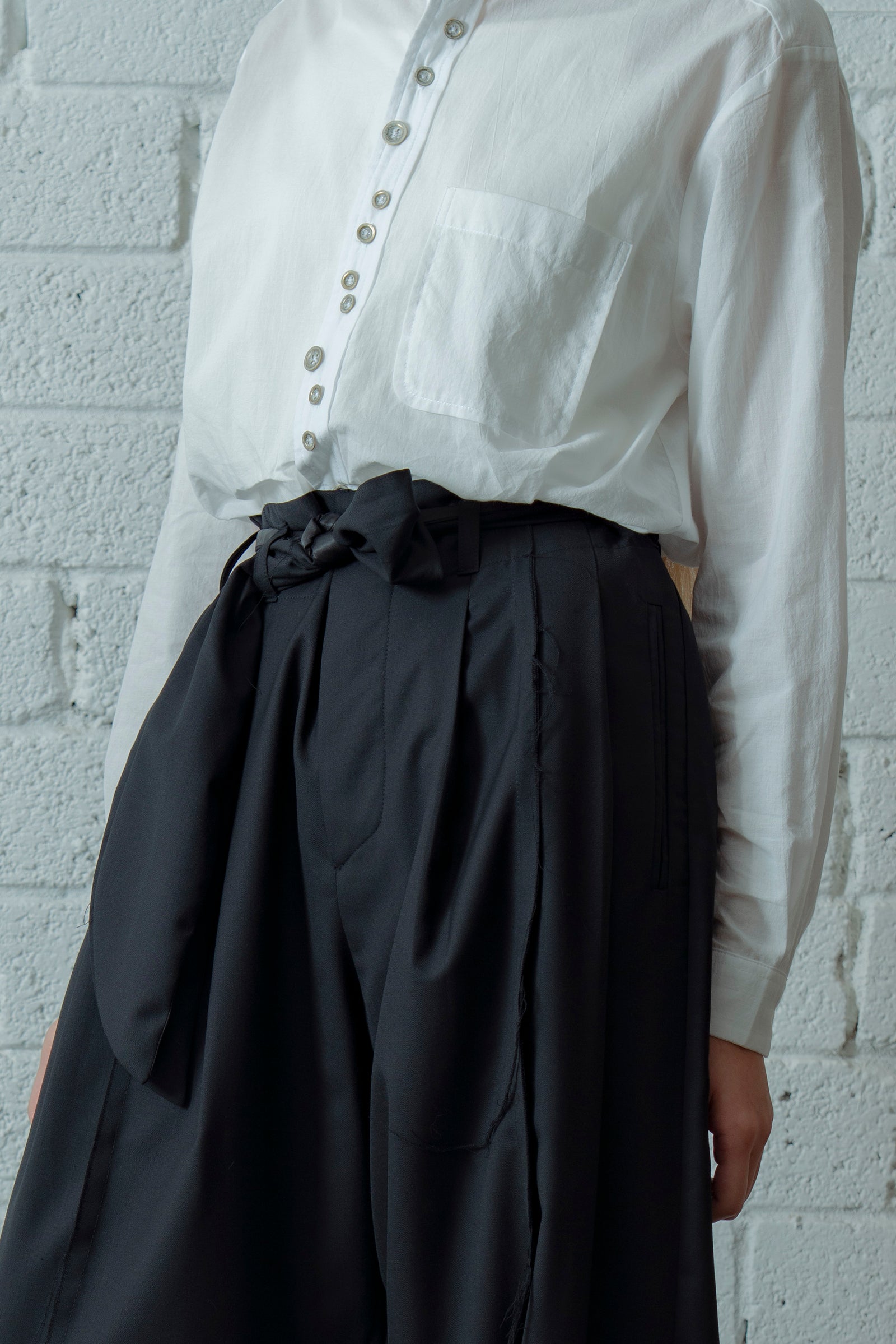 The Frayed Trousers - Black