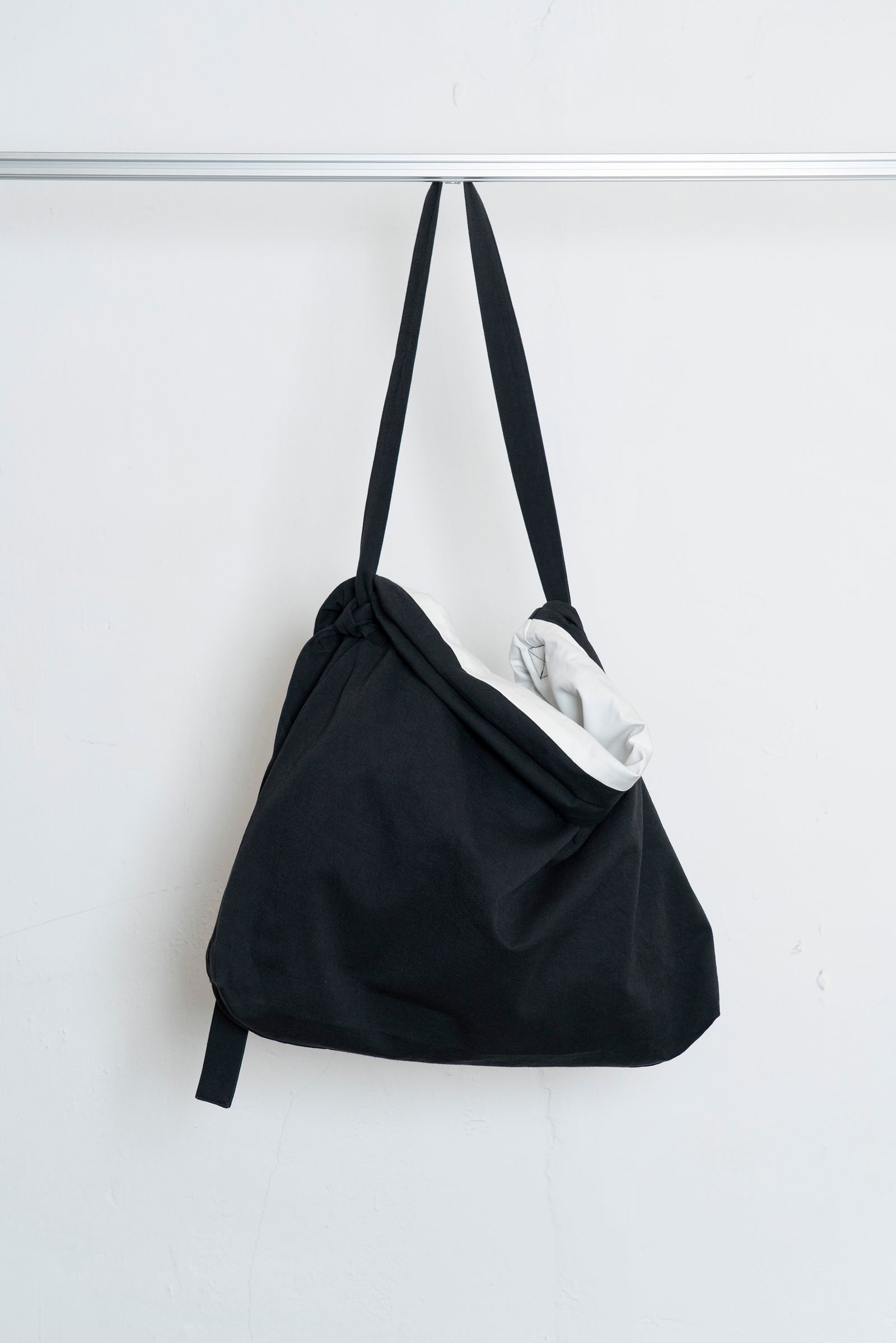 The Messenger Bag - Black