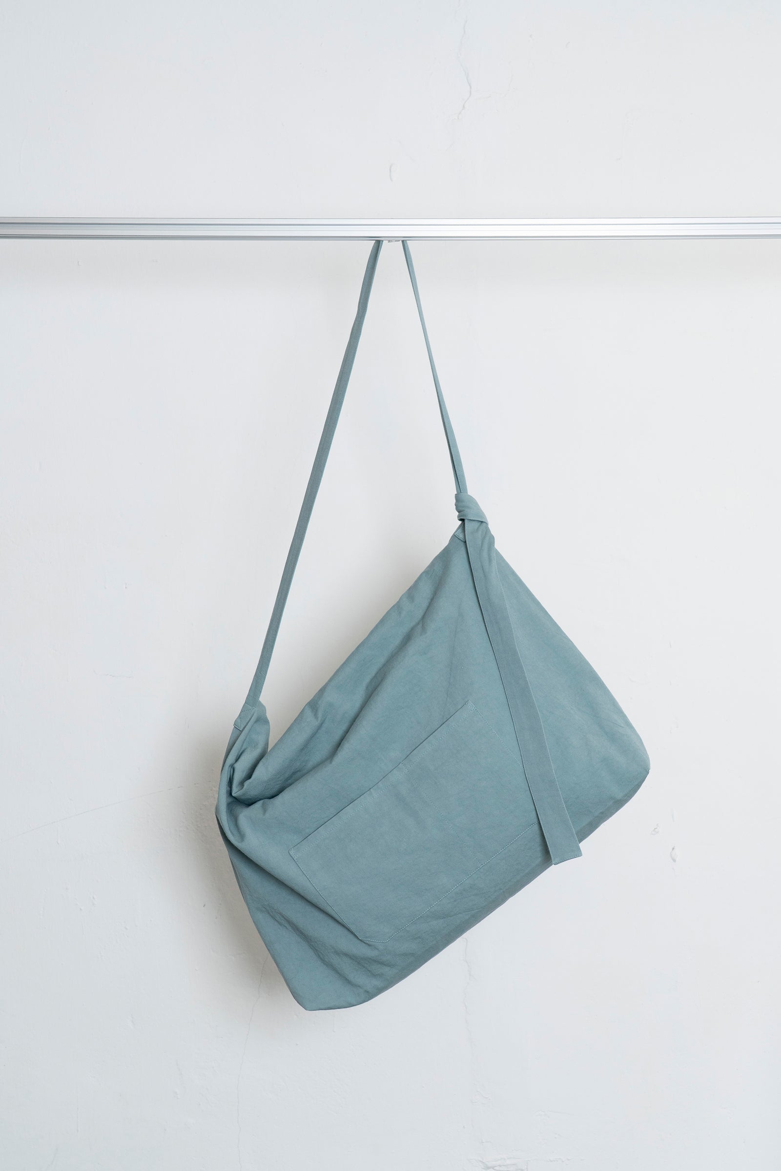 The Messenger Bag - Cloud Blue