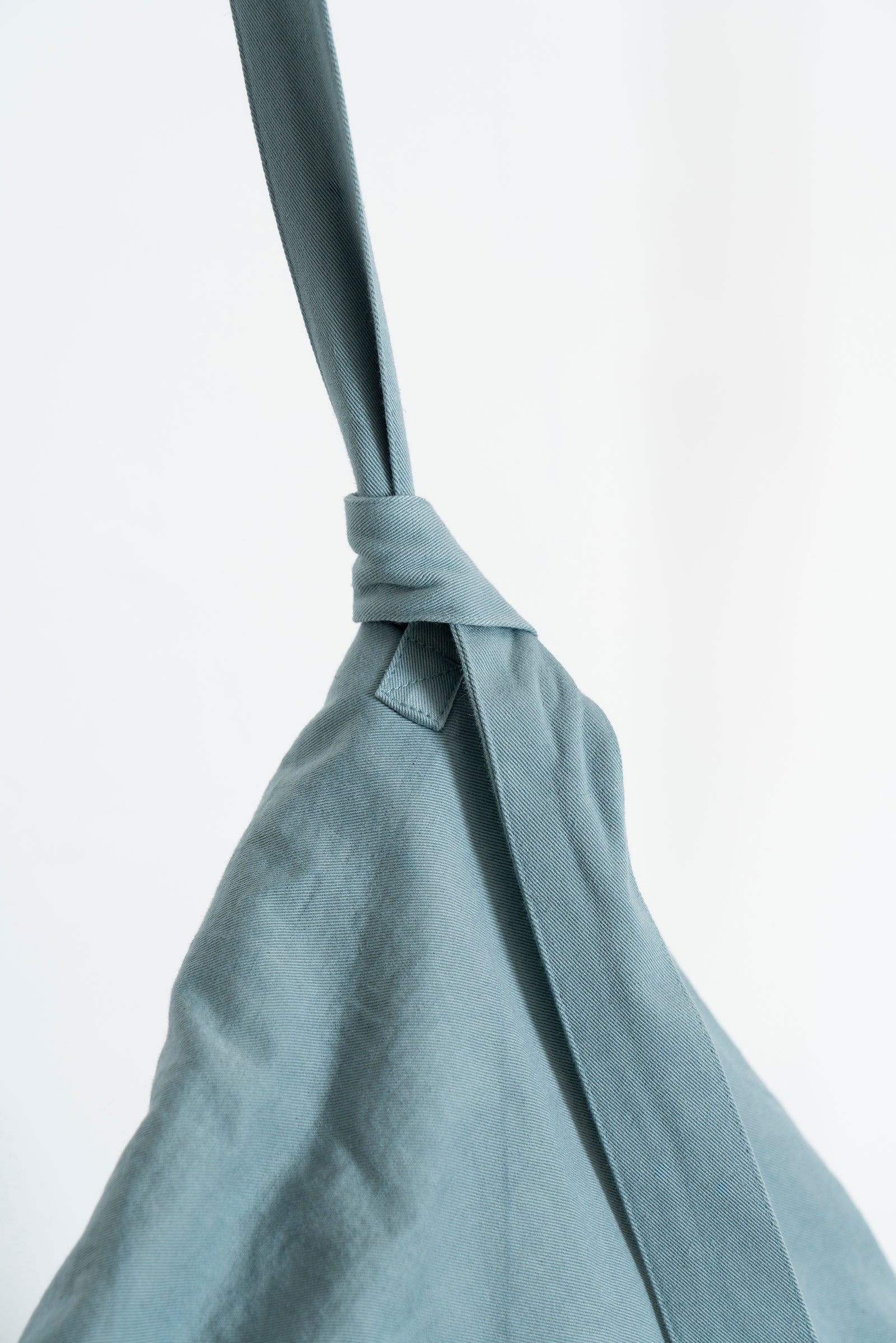 The Messenger Bag - Cloud Blue
