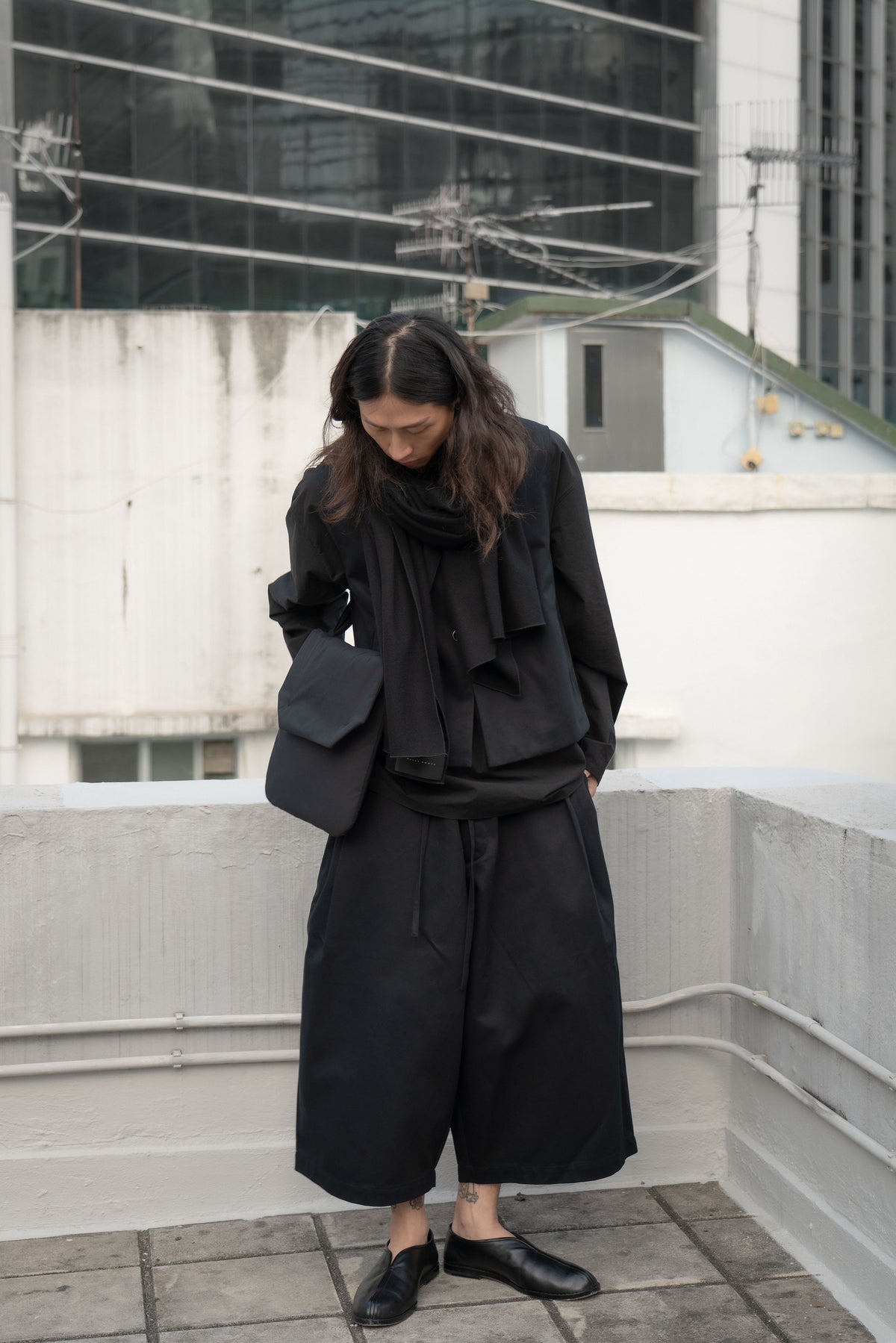 The Padded Pouch Bag- Black