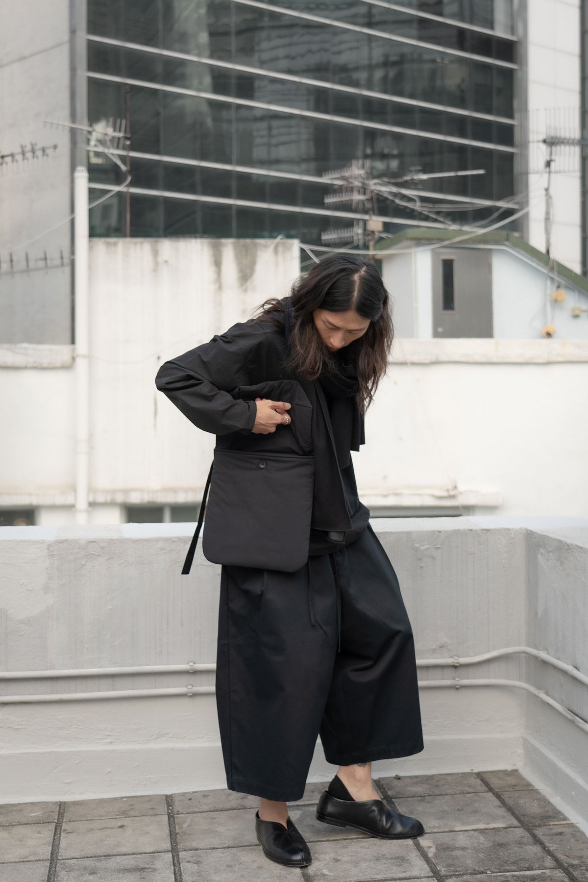 The Padded Pouch Bag- Black