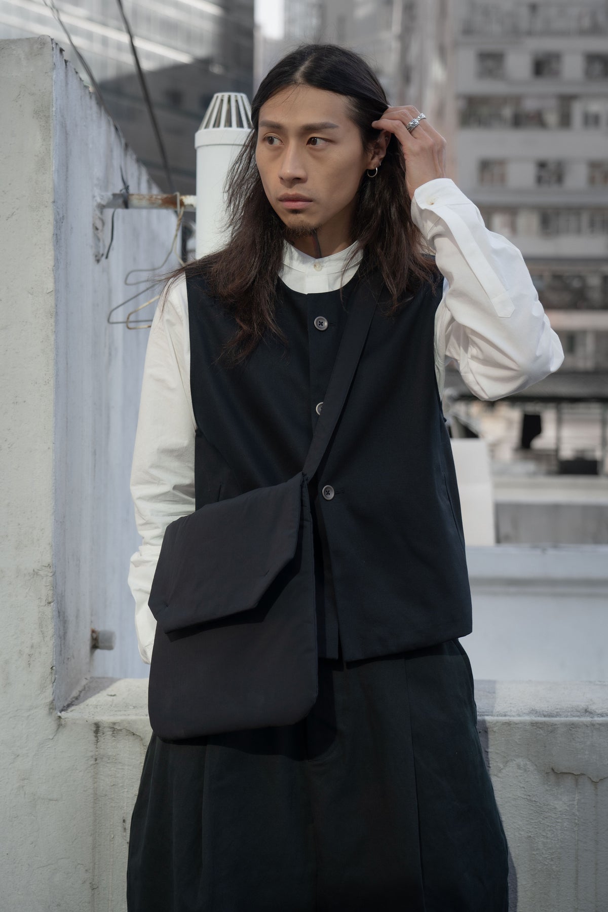 The Padded Pouch Bag- Black