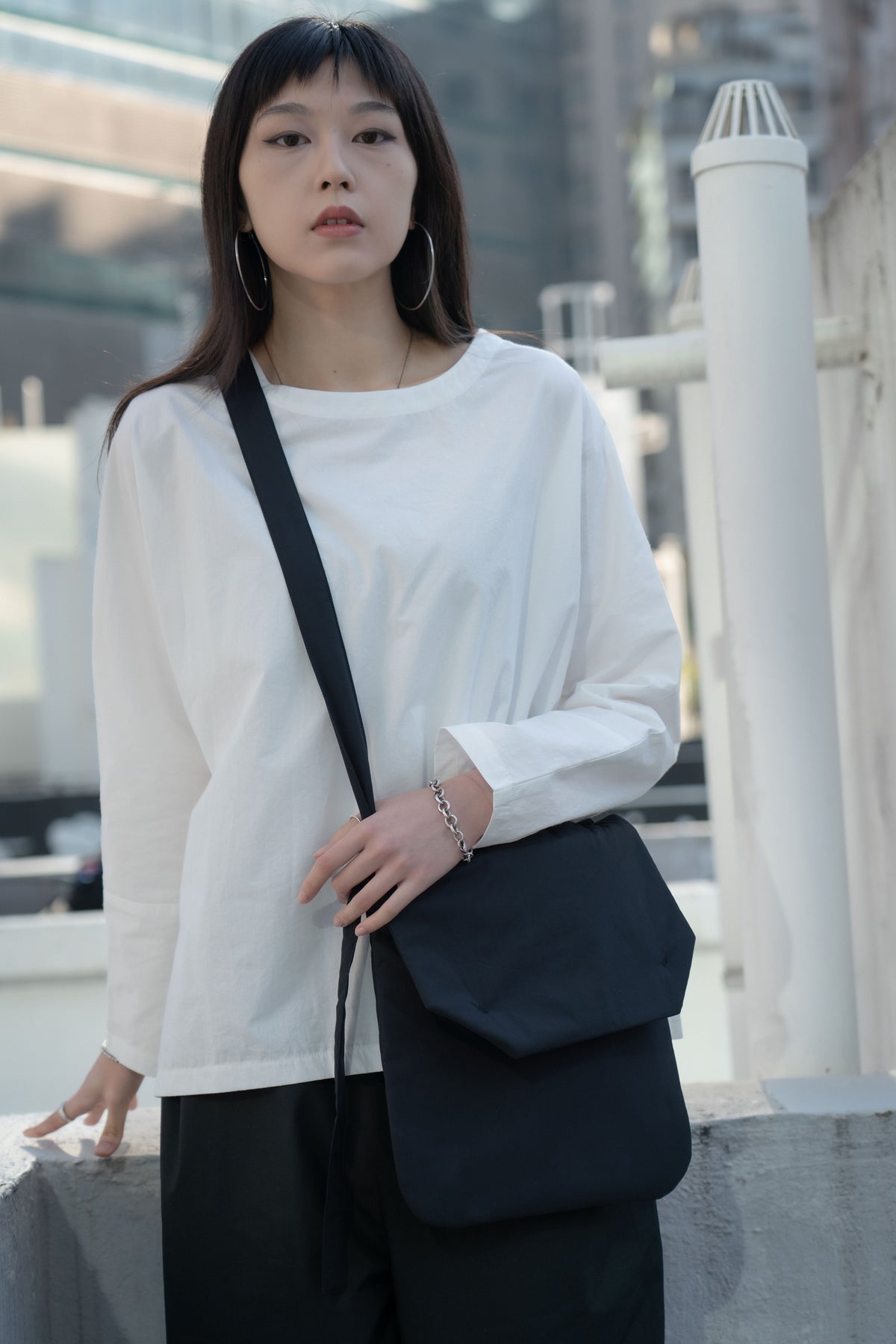 The Padded Pouch Bag - Black