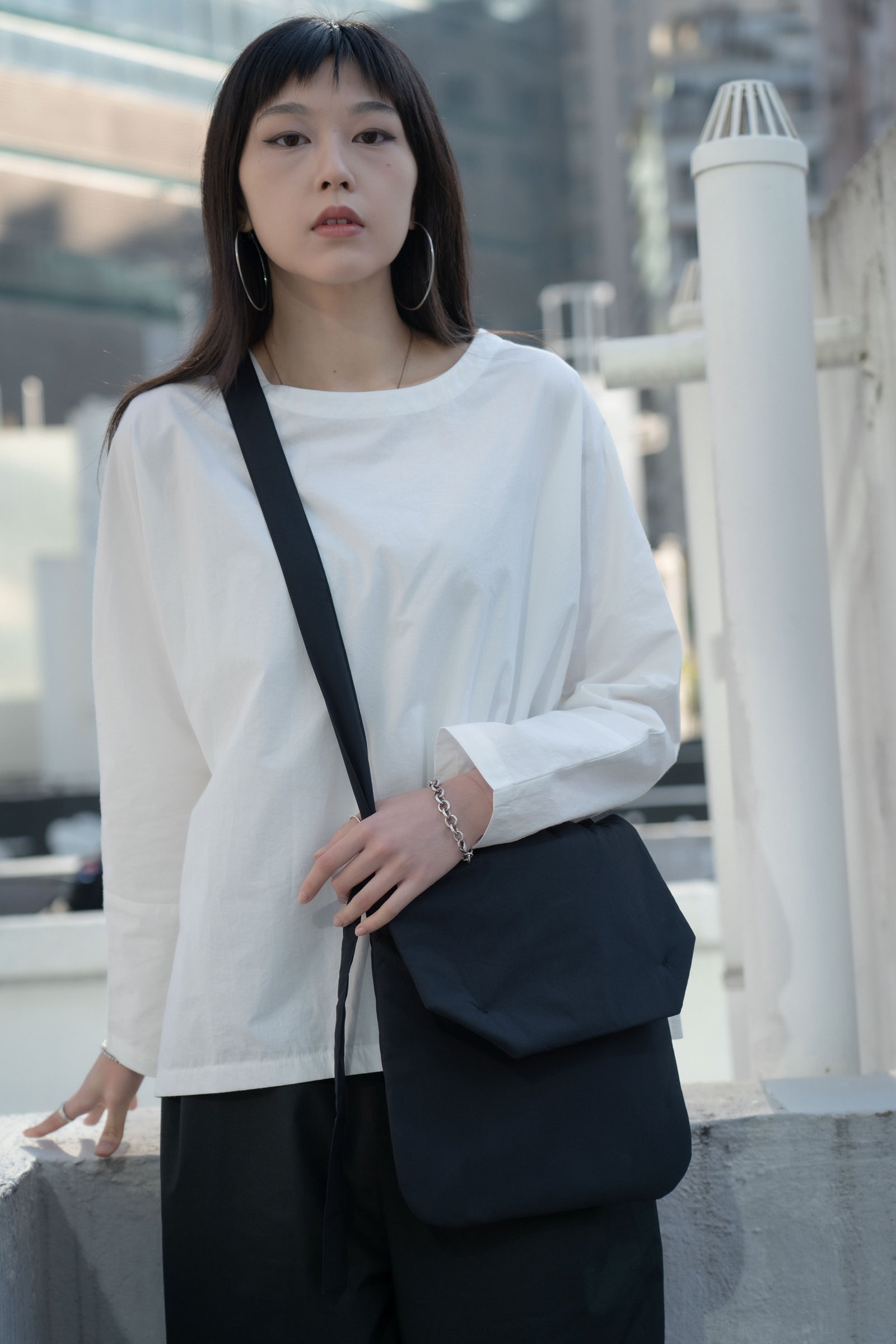 The Padded Pouch Bag - Black