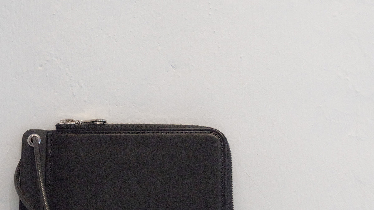 The leather zip wallet
