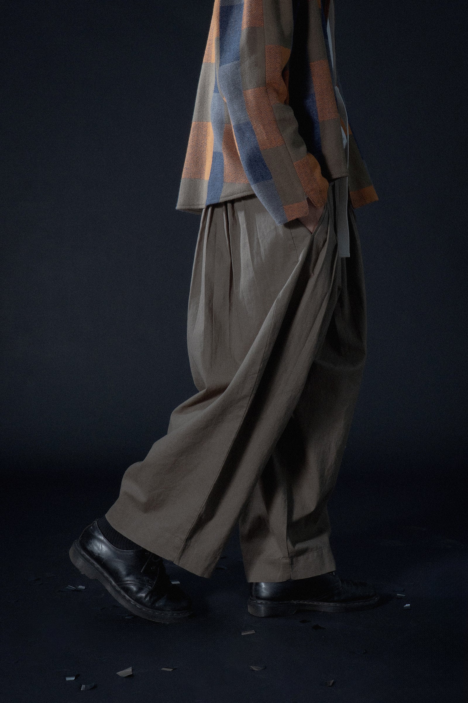 The Pleaty Trousers - Khaki