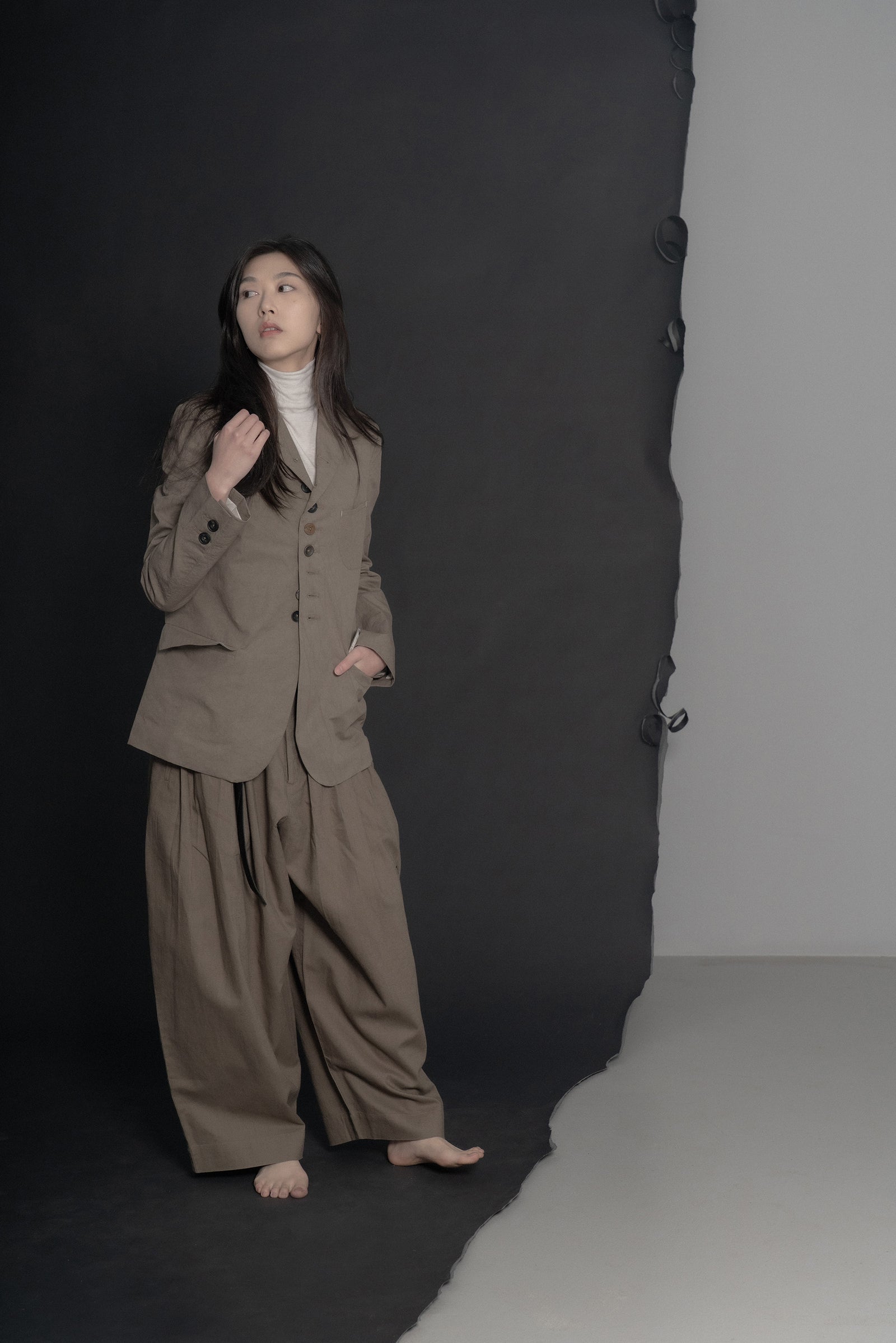 The Pleaty Trousers - Khaki