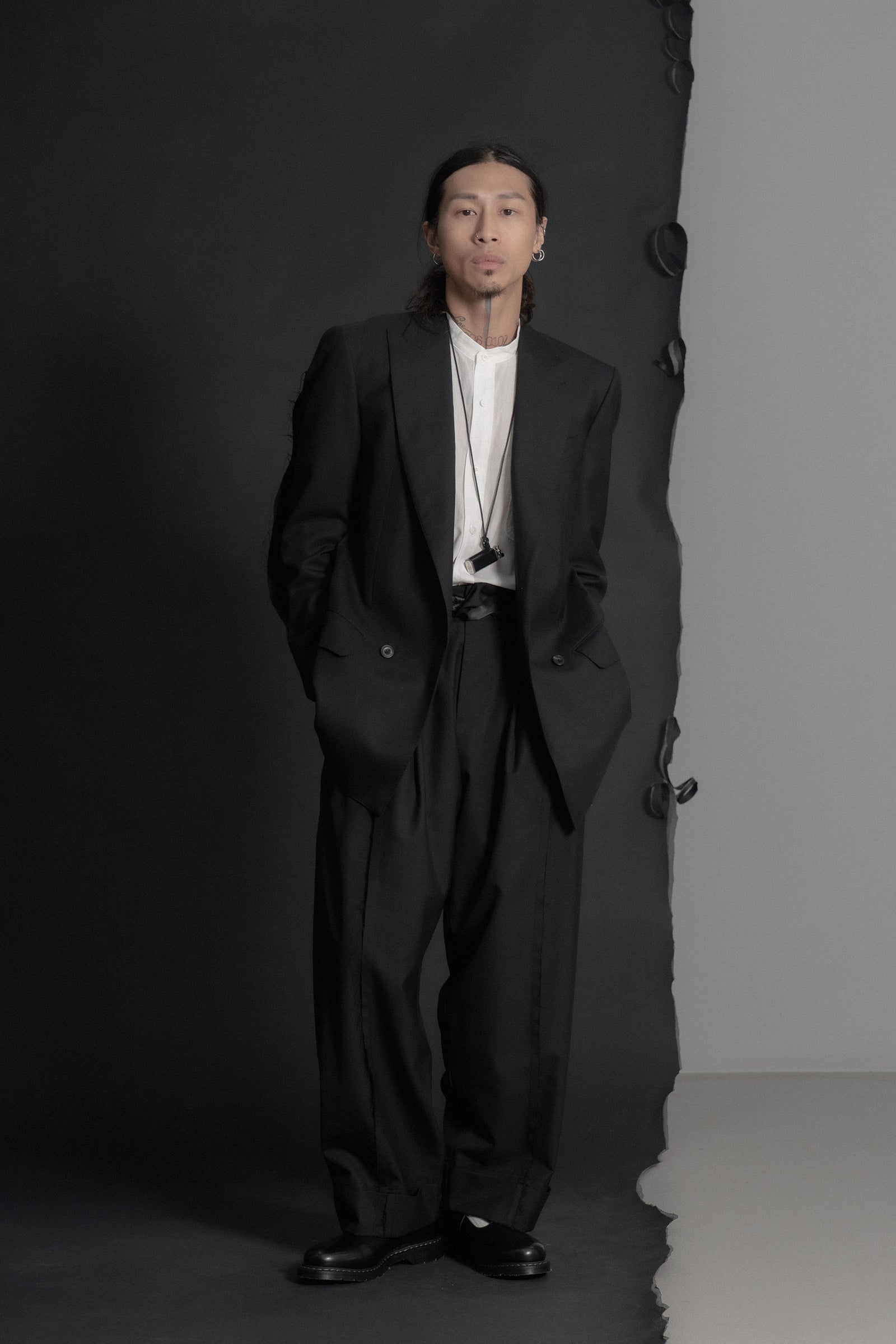 The Frayed Trousers - Black