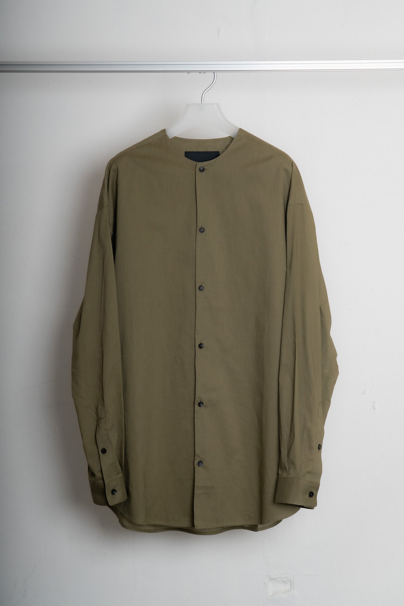 The Collarless Shirt - Olive