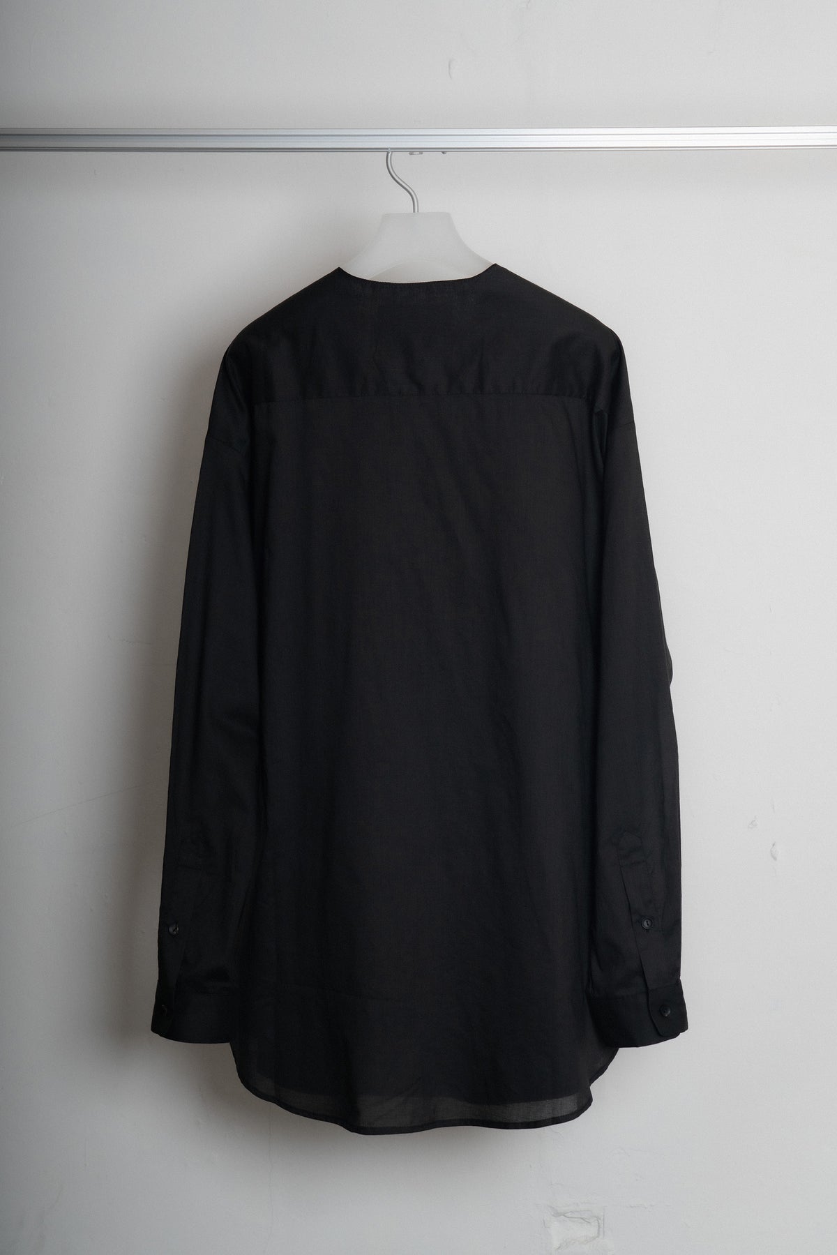 The Collarless Shirt - Black