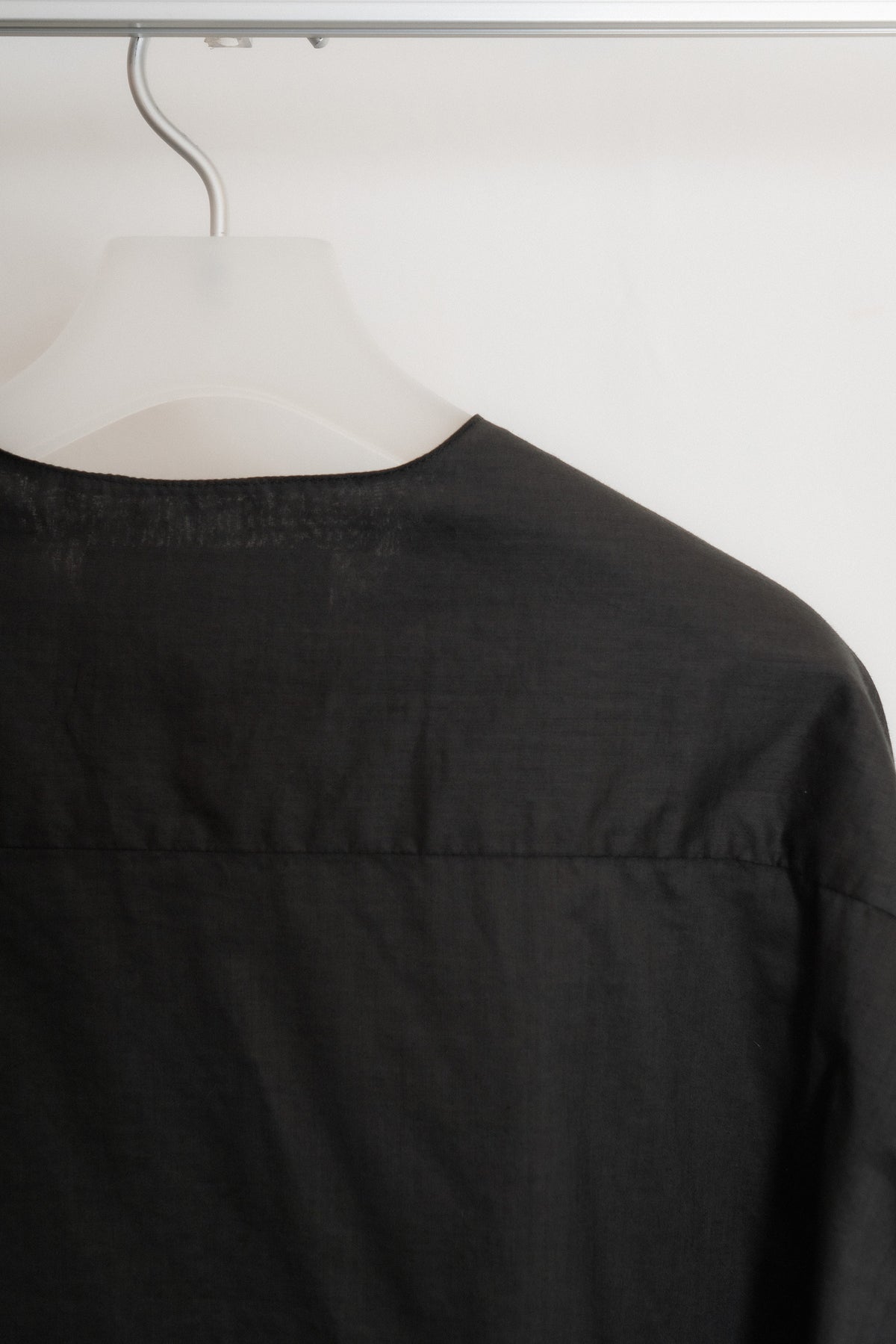 The Collarless Shirt - Black