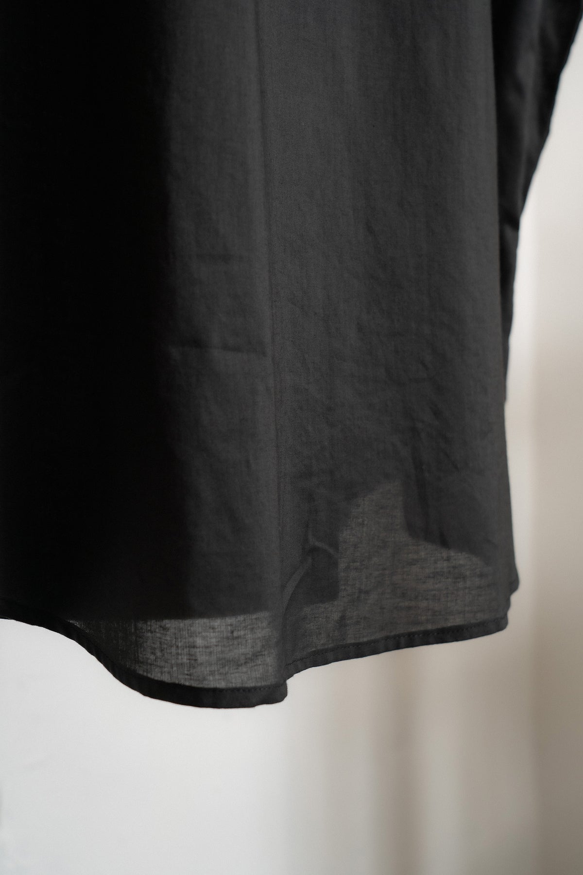 The Collarless Shirt - Black