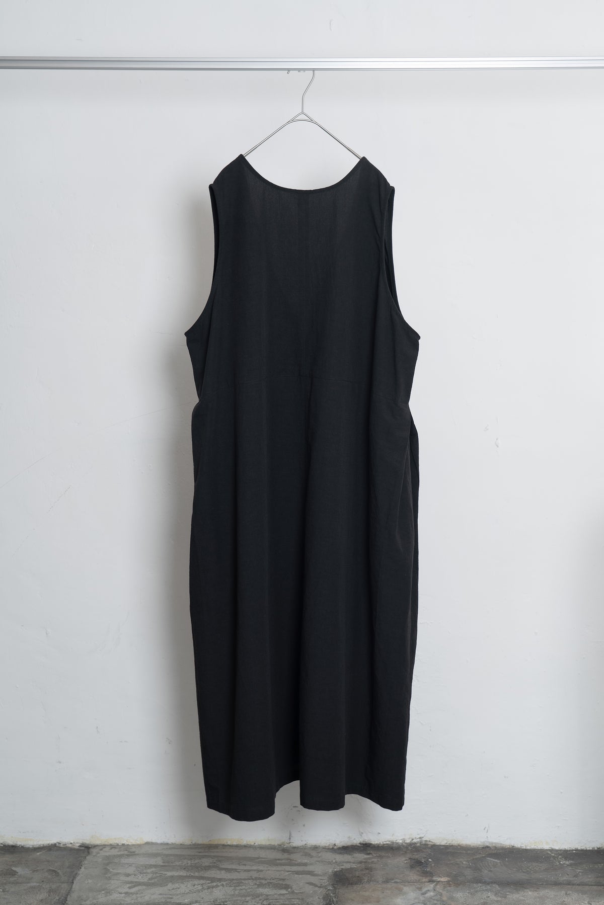 The Botanist Dress - Black