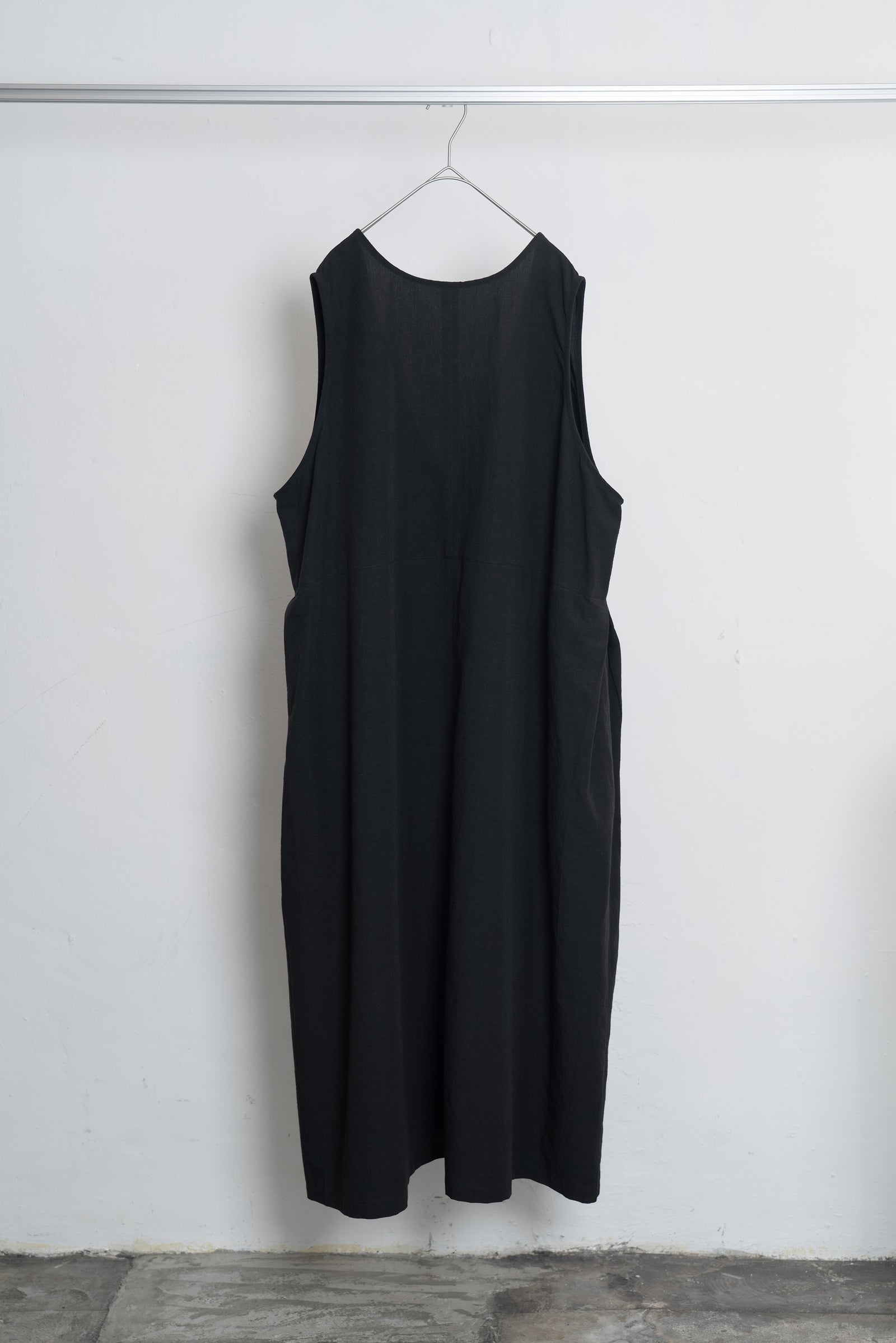 The Botanist Dress - Black