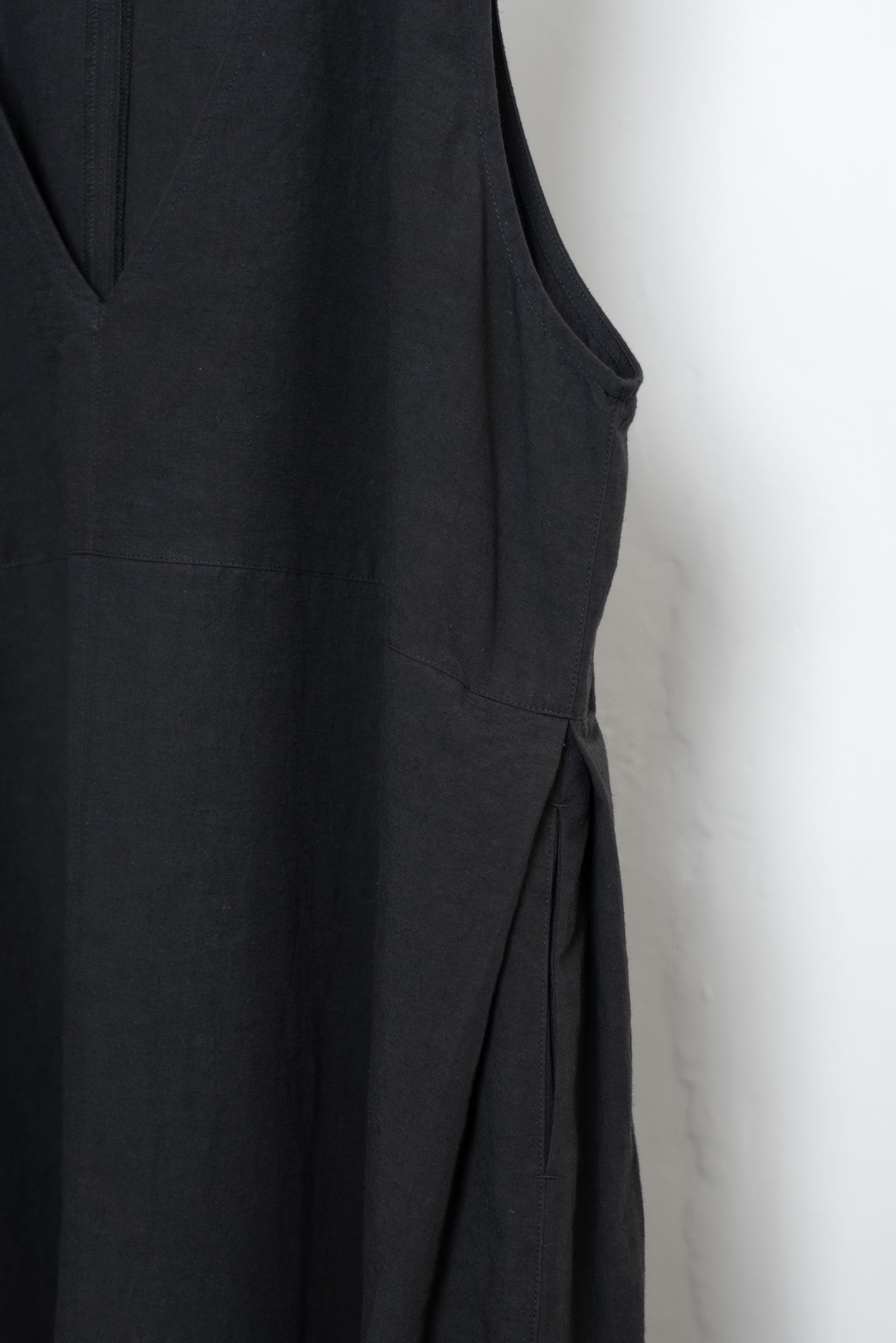 The Botanist Dress - Black