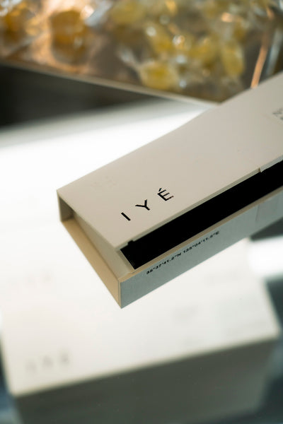 IYÉ incense No. 002 Birth - 白檀