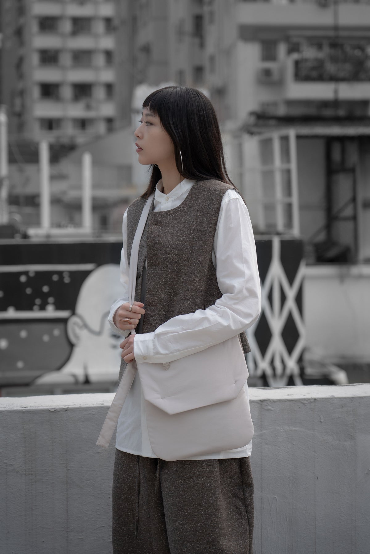 The Padded Pouch Bag- Beige