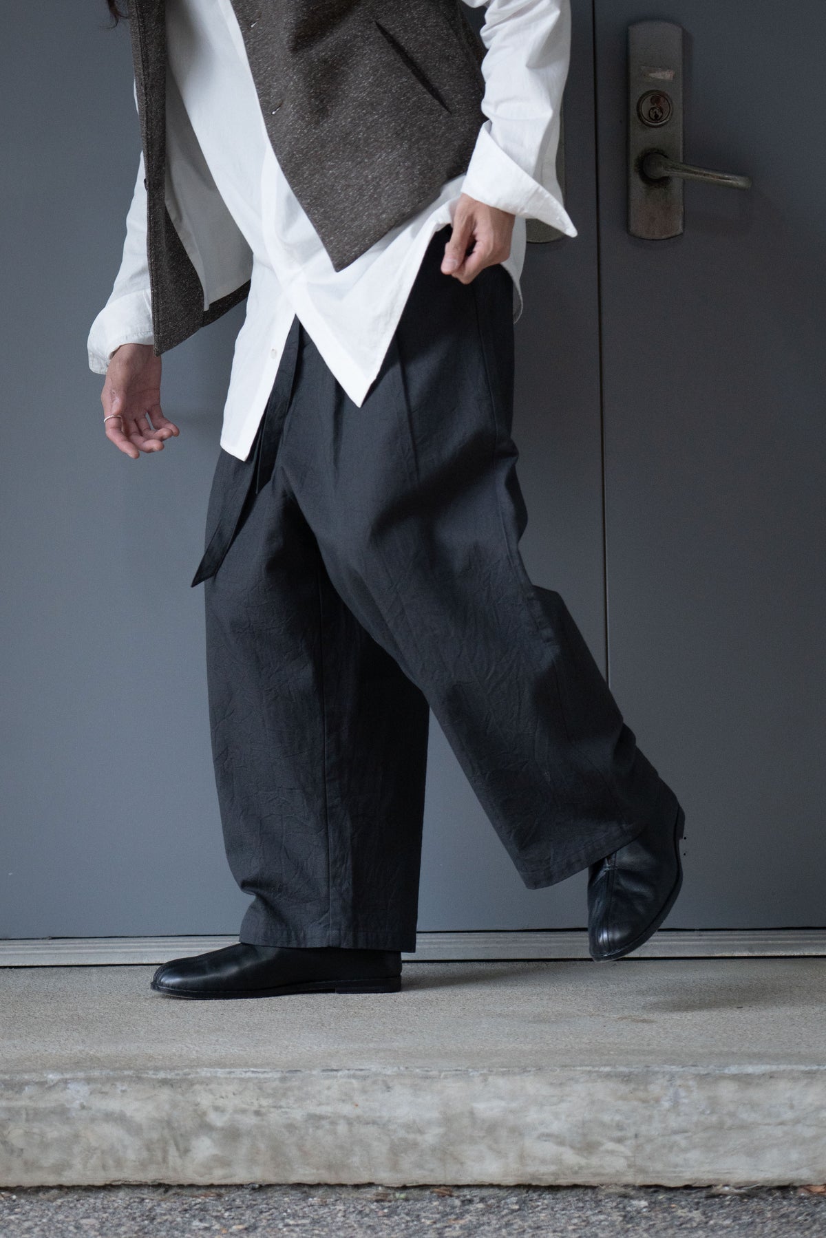 The Taichi Pants - Charcoal