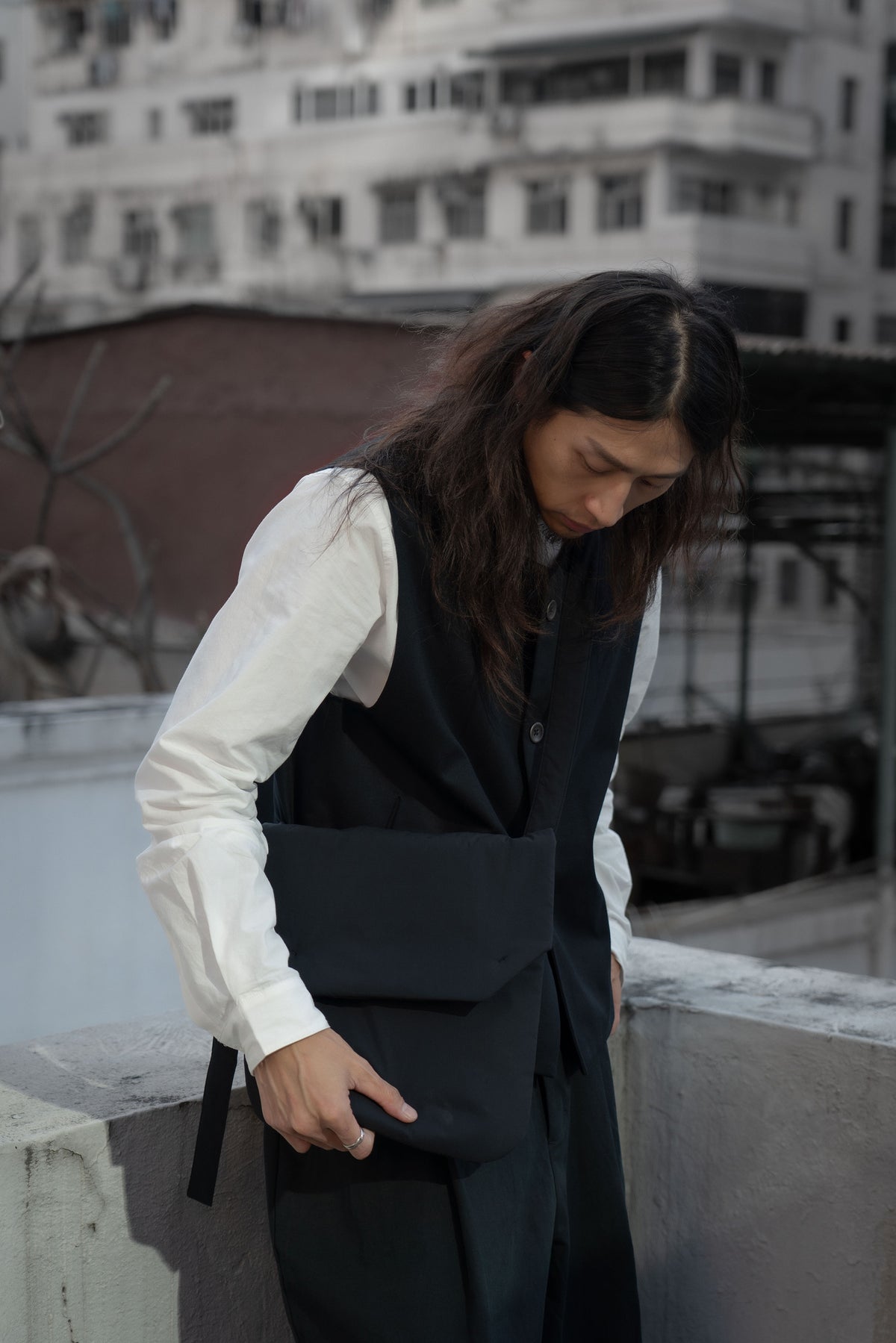 The Padded Pouch Bag- Black