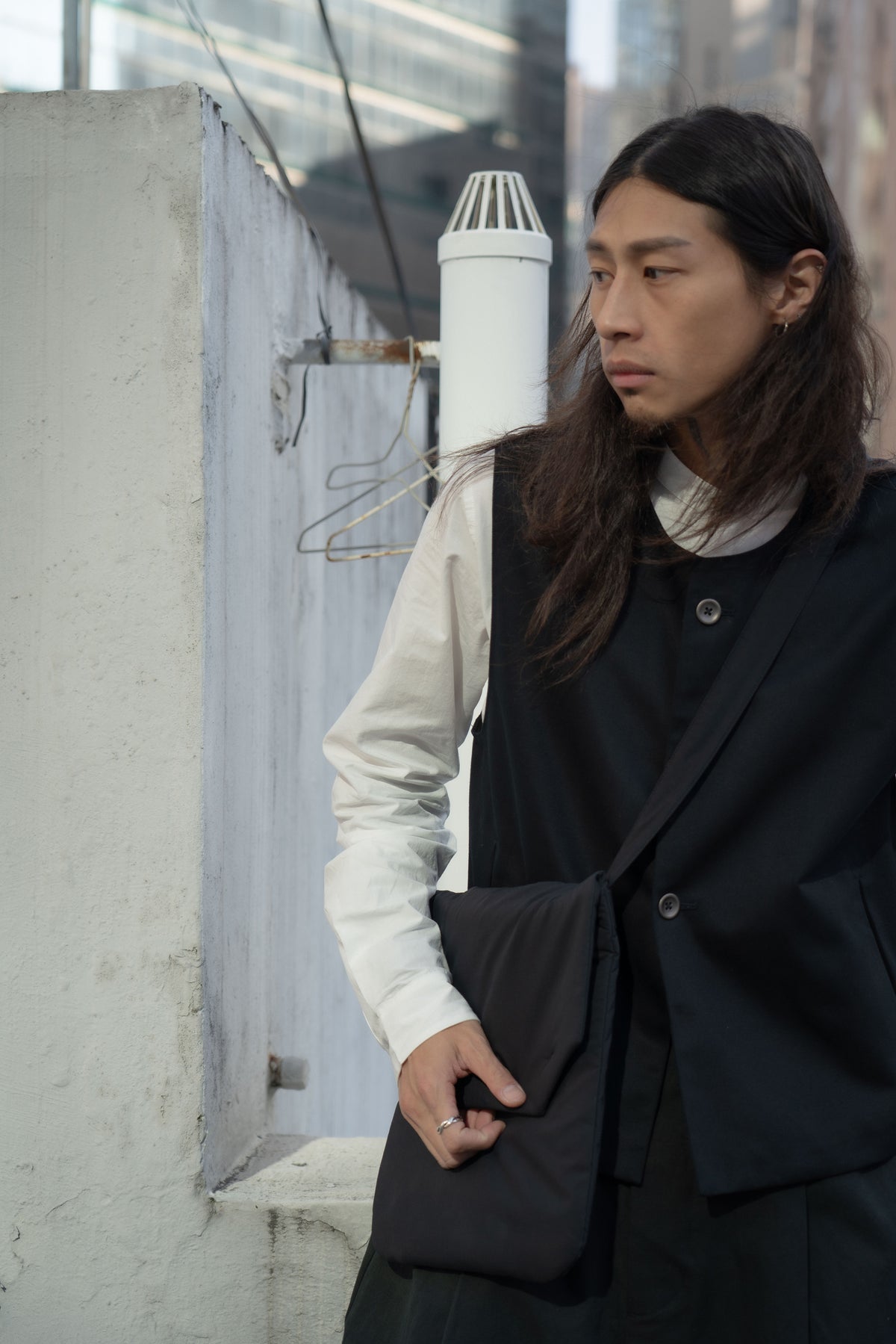 The Padded Pouch Bag- Black