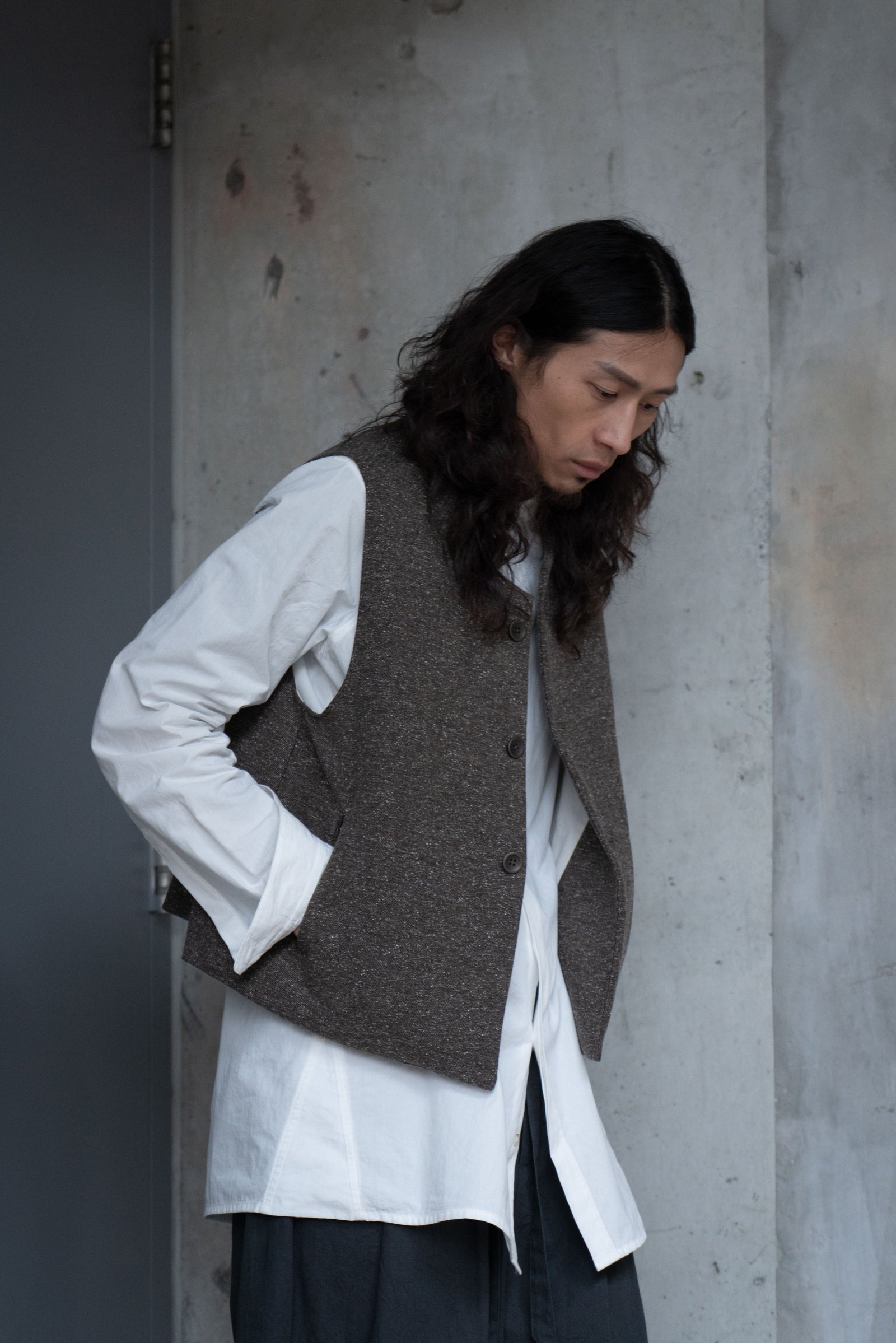 The Gardener Vest - Dark Roasted Coffee