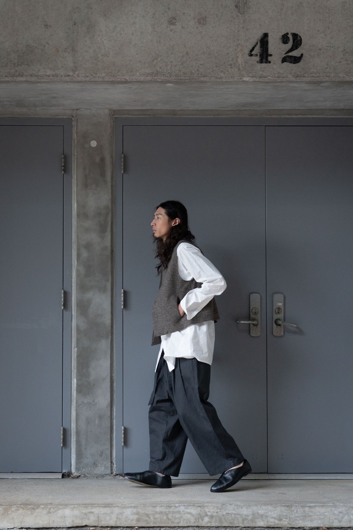 The Gardener Vest - Dark Roasted Coffee