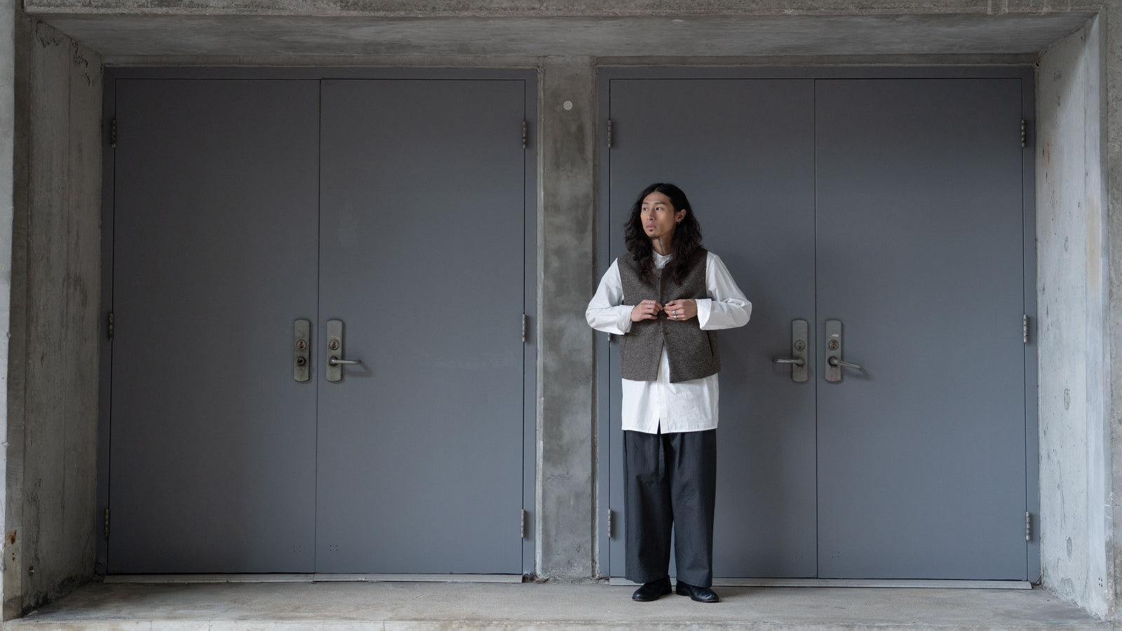 The Gardener Vest - Dark Roasted Coffee