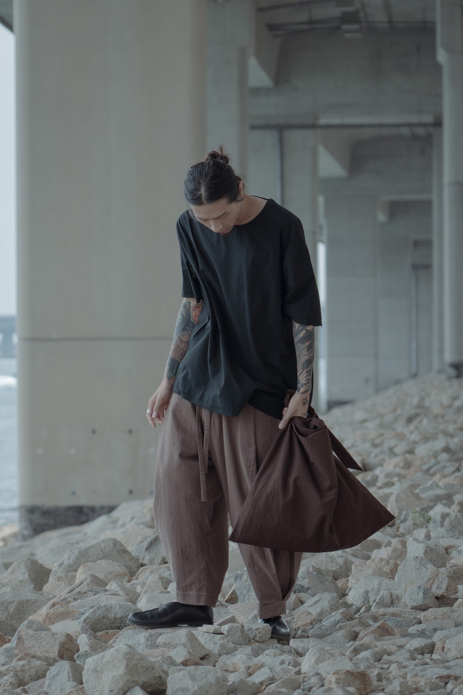 The Big Tote - Raisin