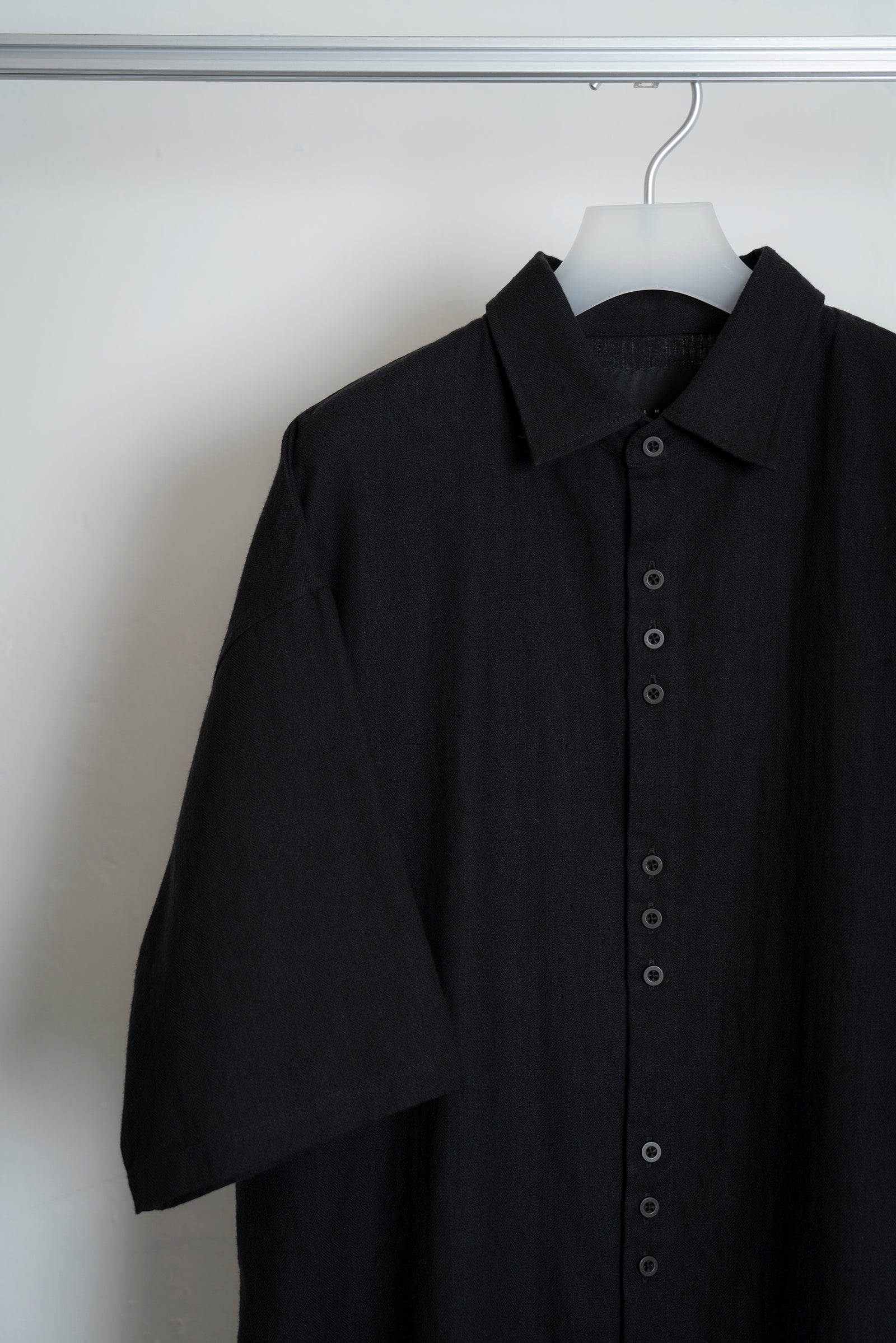 The Linen Capri Shirt - Black
