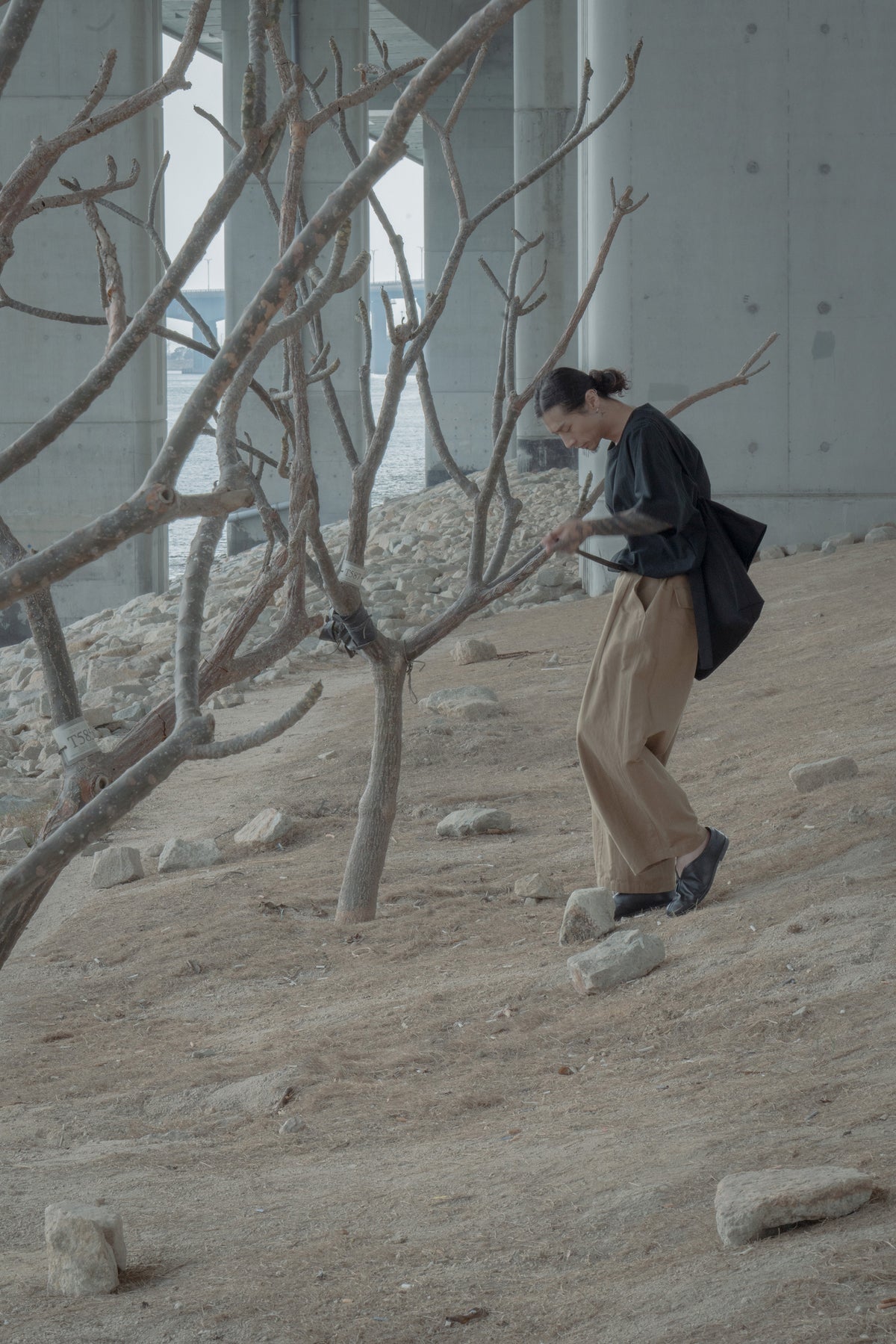 The Messenger - Black